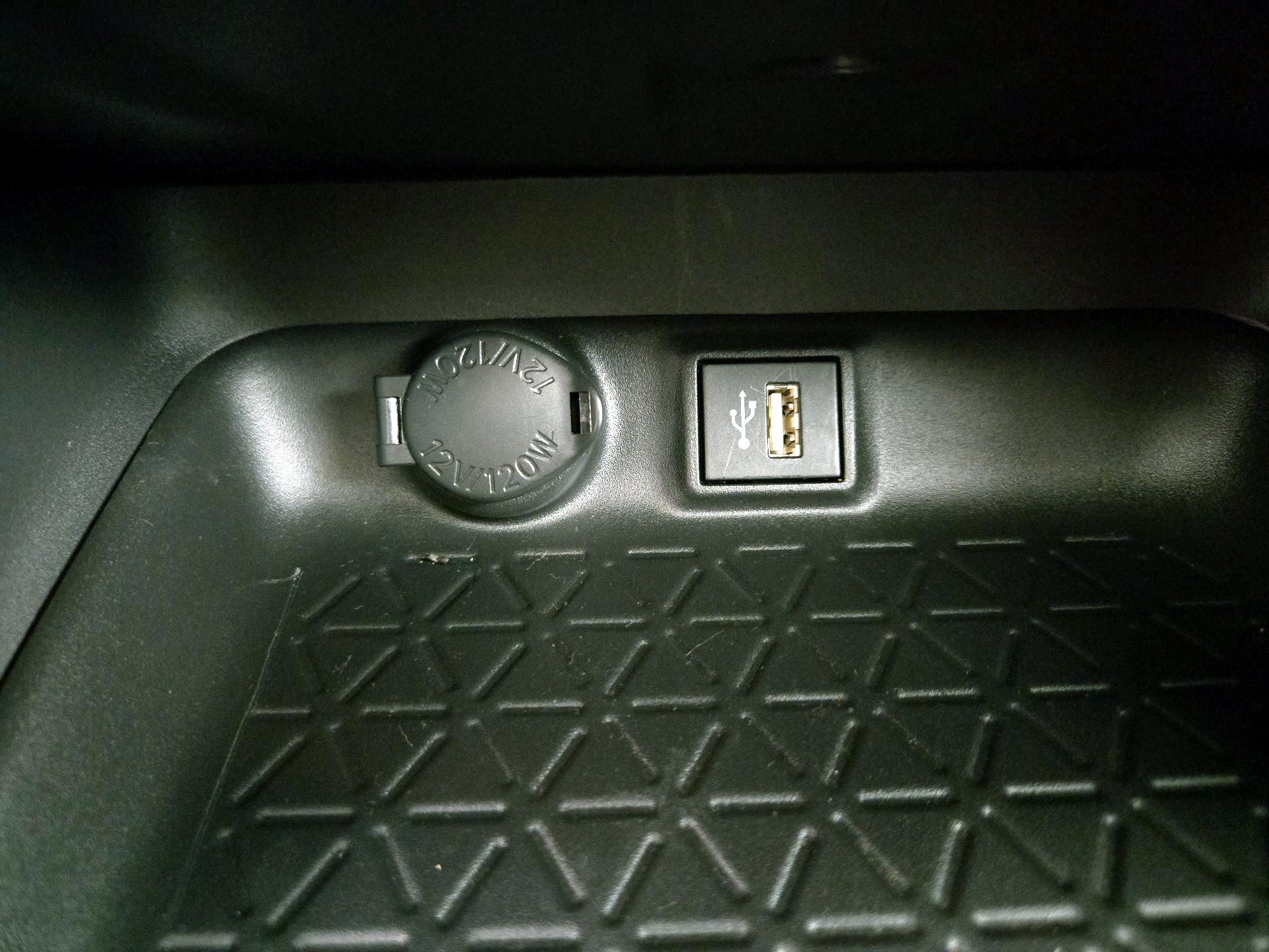 Thumbnail: 2023 Toyota RAV4 - 18