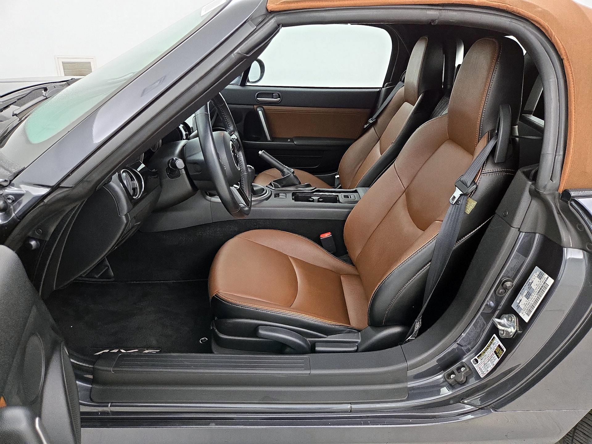 Thumbnail: 2015 Mazda MX-5 Miata - 11