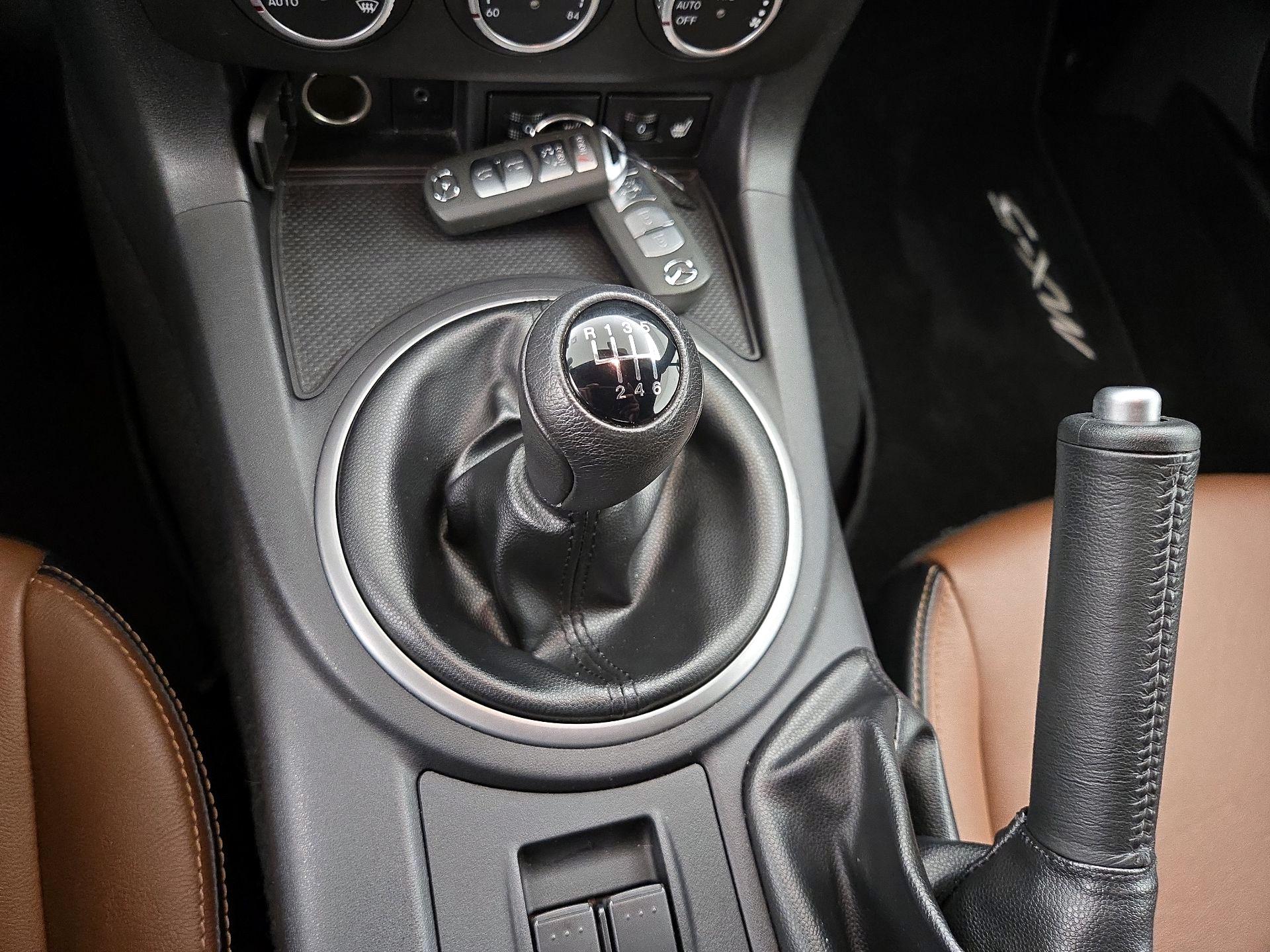 Thumbnail: 2015 Mazda MX-5 Miata - 16