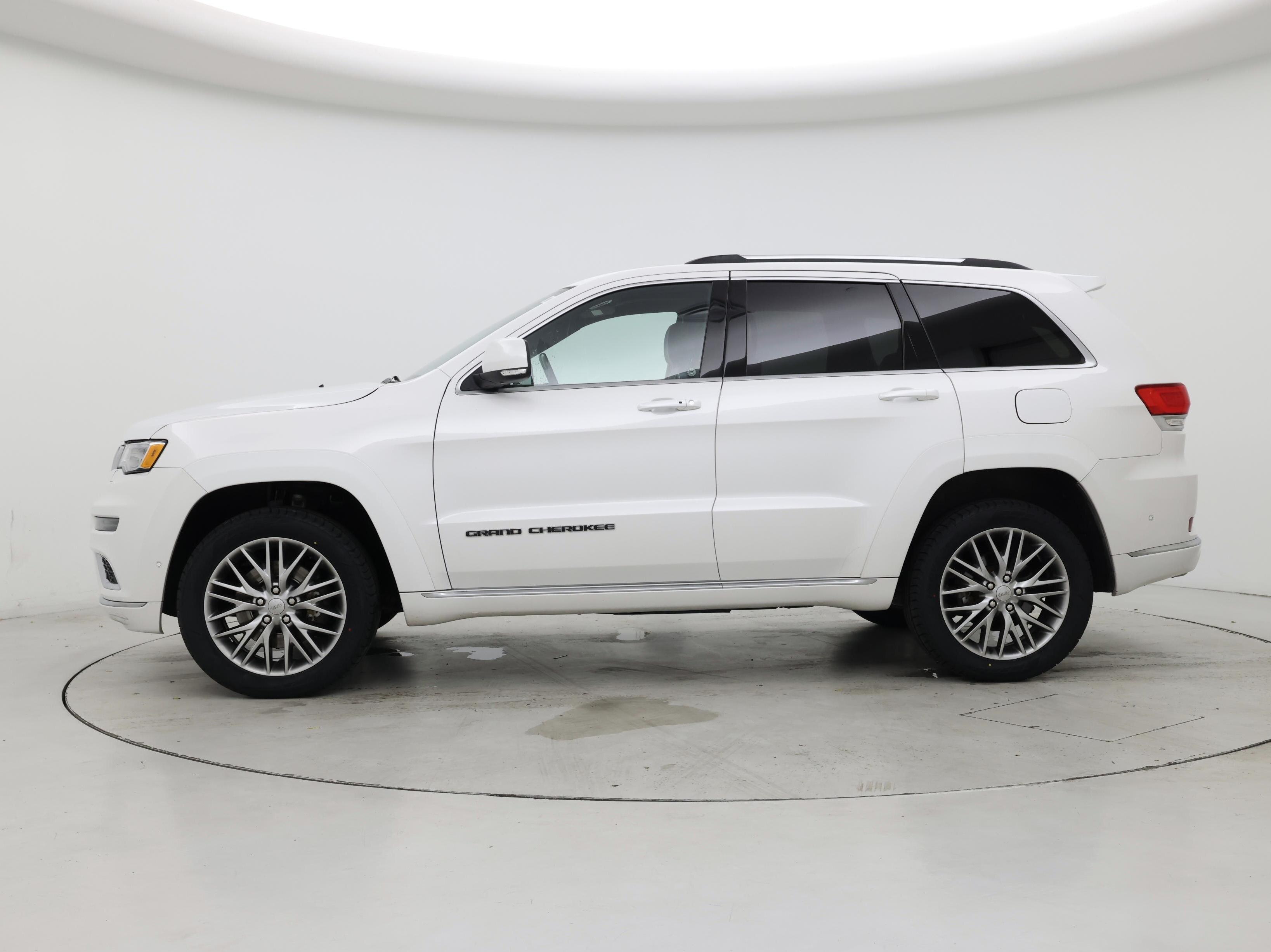 Thumbnail: 2018 Jeep Grand Cherokee - 3
