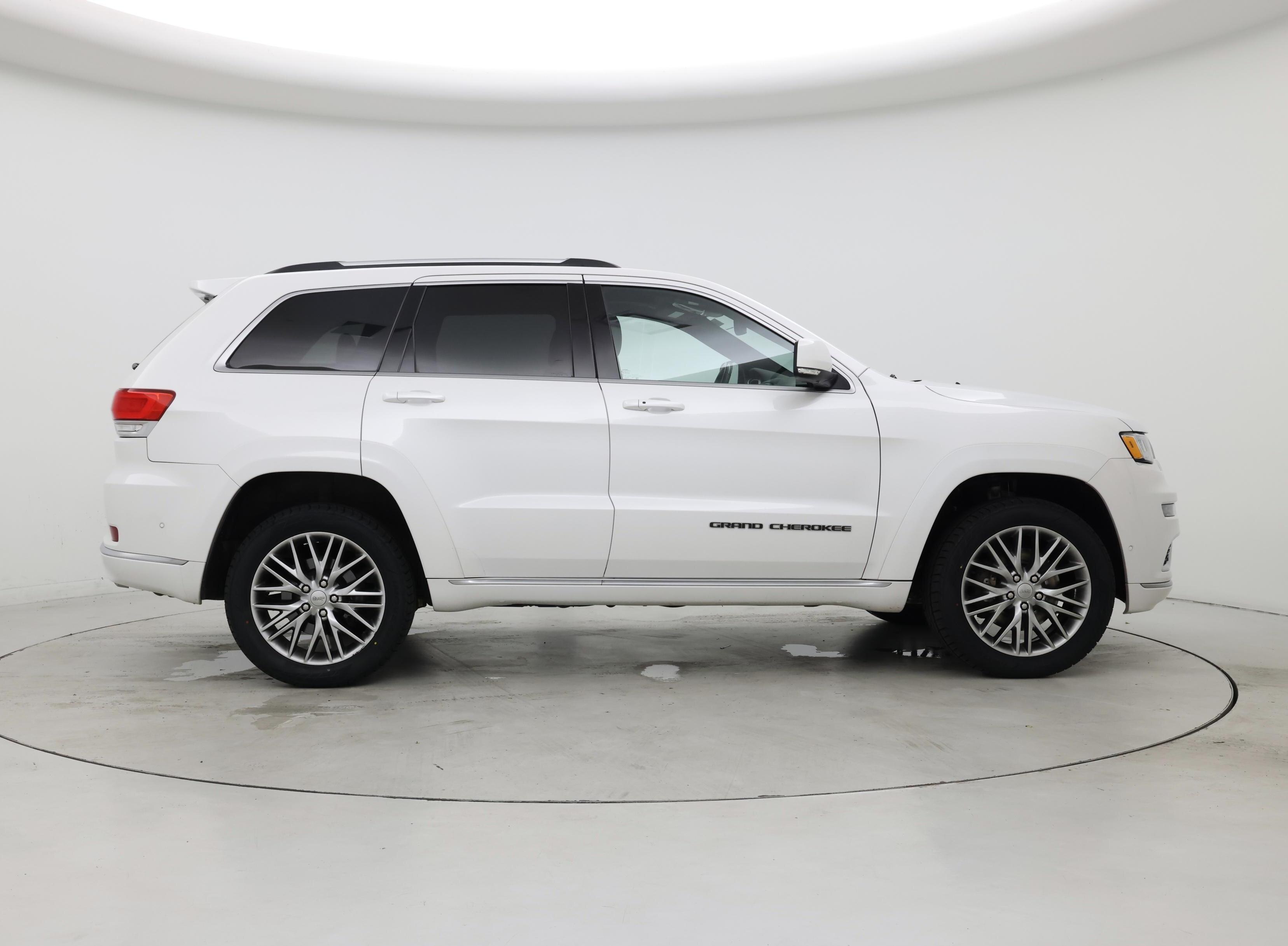 Thumbnail: 2018 Jeep Grand Cherokee - 7