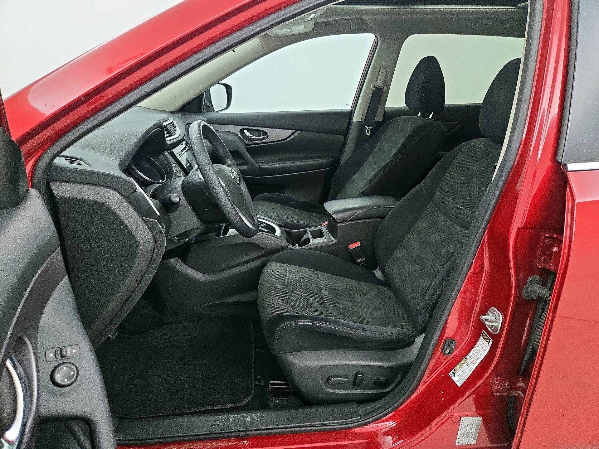 Thumbnail: 2015 Nissan Rogue - 11