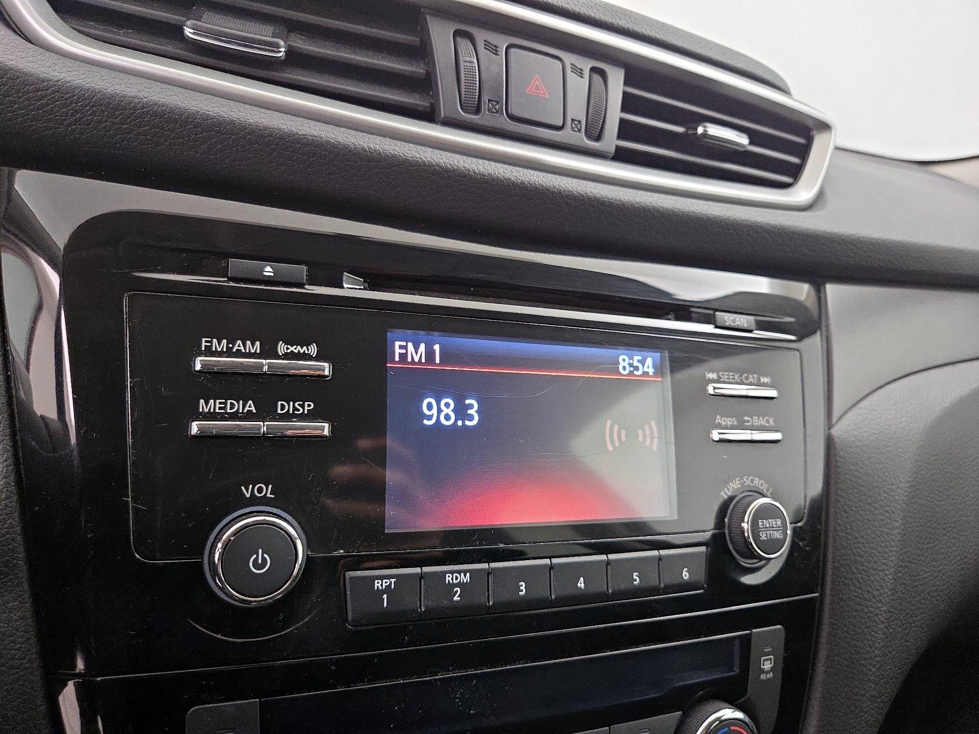 Thumbnail: 2015 Nissan Rogue - 15