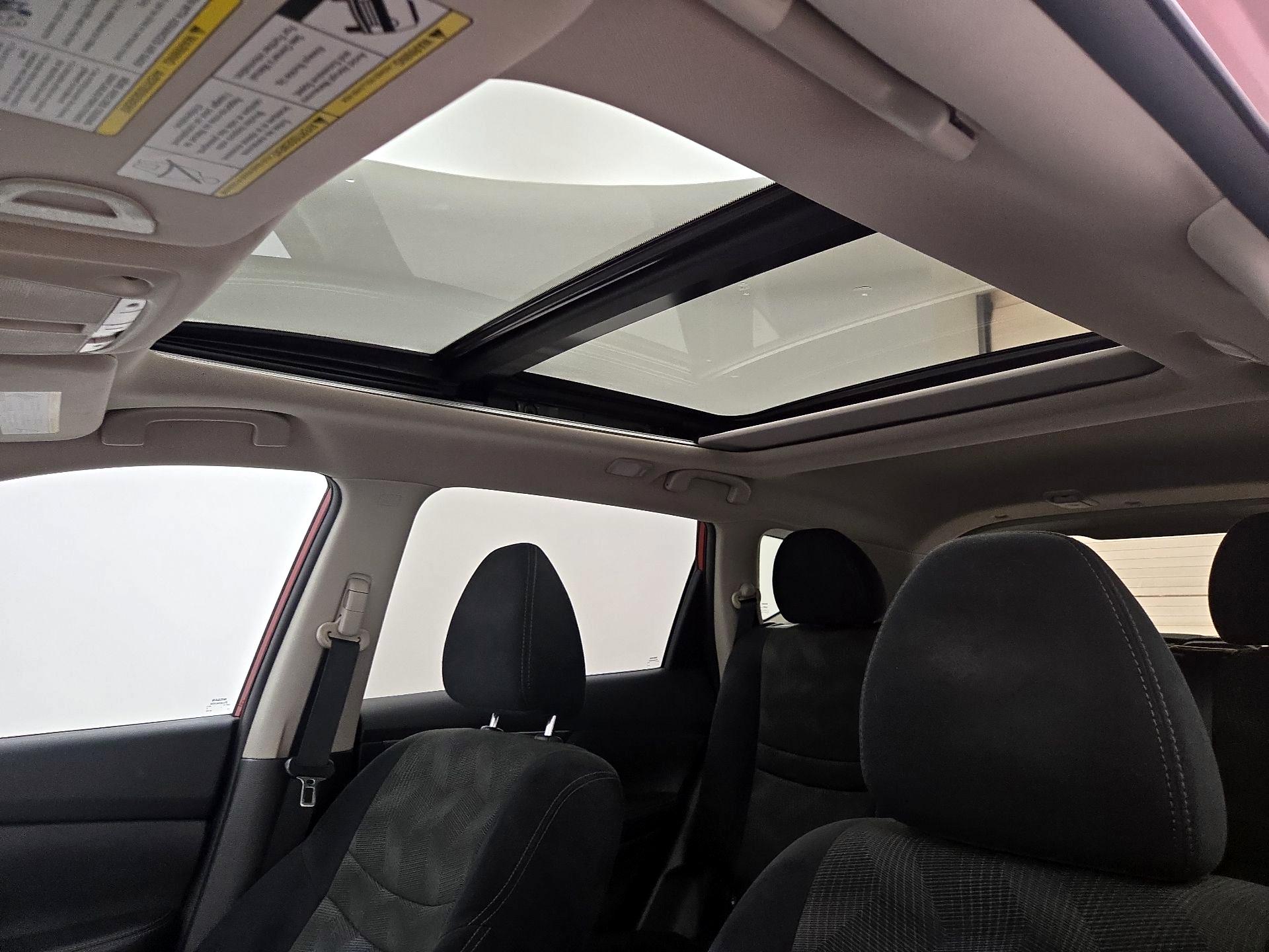 Thumbnail: 2015 Nissan Rogue - 19