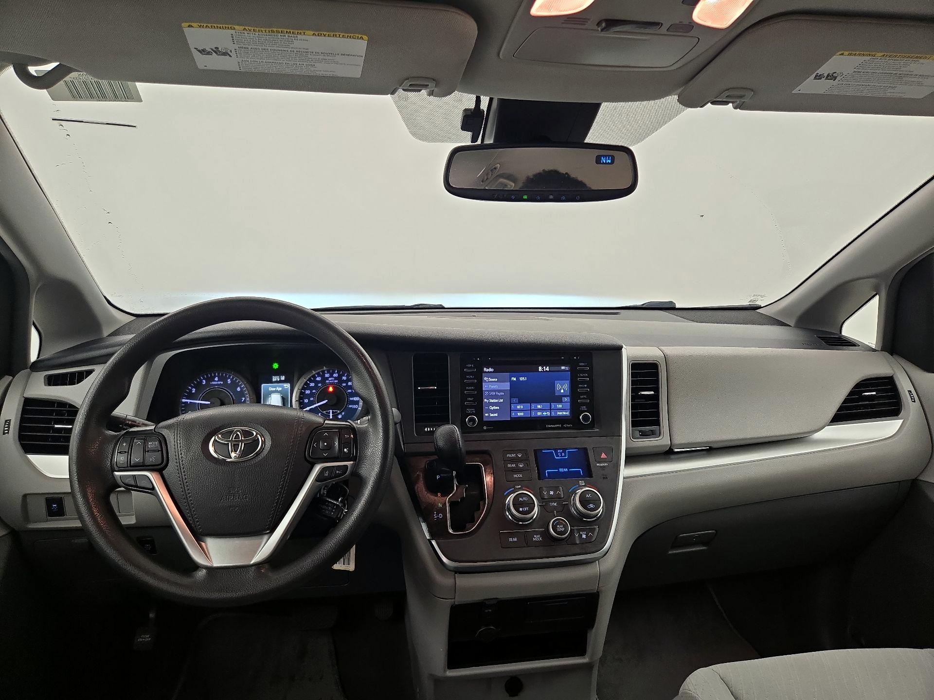 Thumbnail: 2019 Toyota Sienna - 9