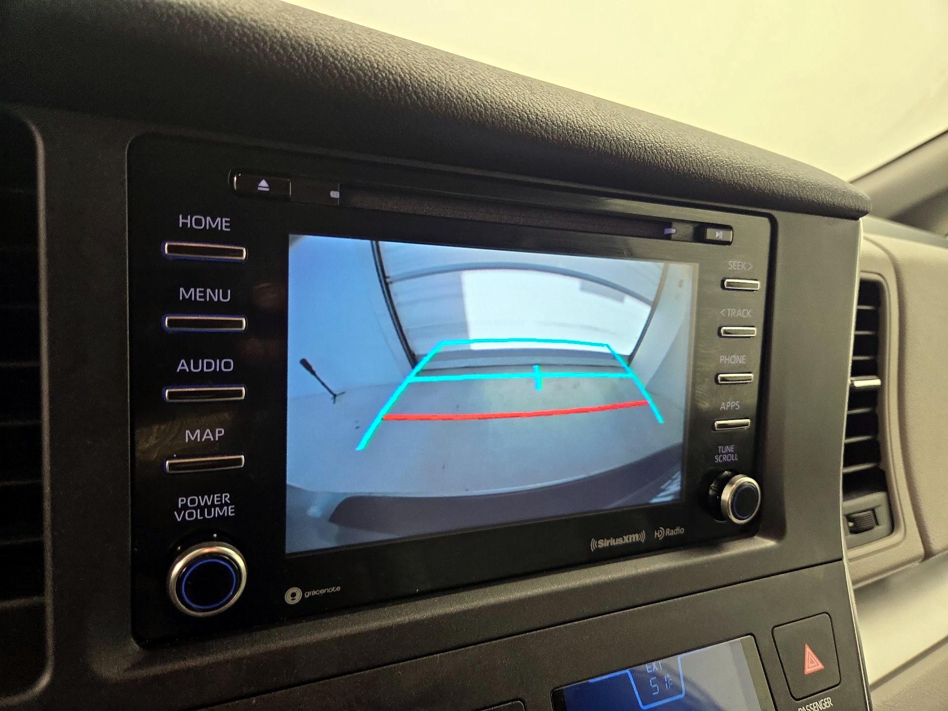 Thumbnail: 2019 Toyota Sienna - 14