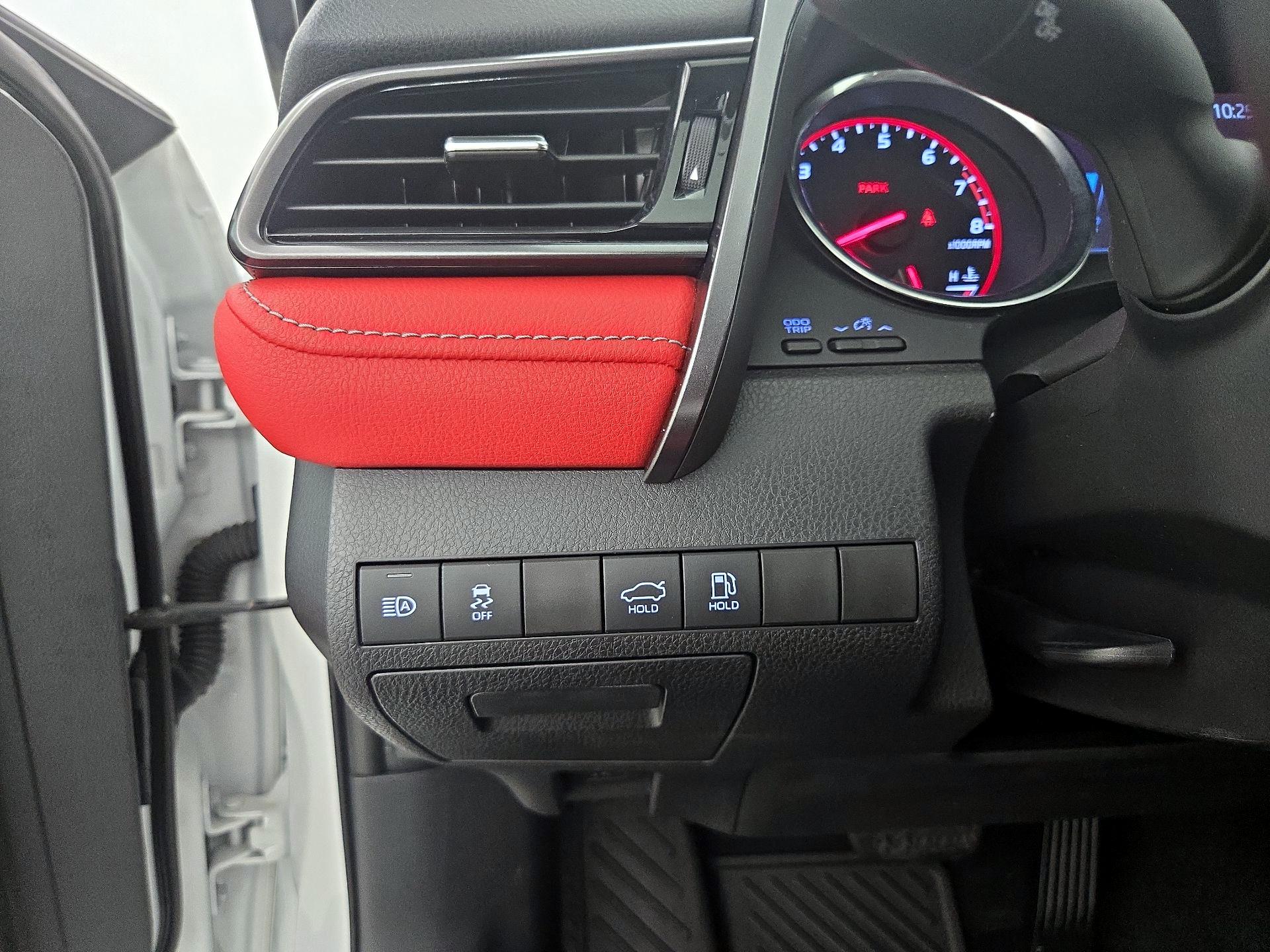 Thumbnail: 2019 Toyota Camry - 13