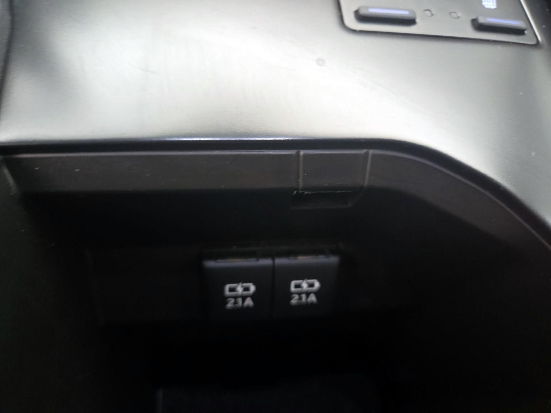 Thumbnail: 2019 Toyota Camry - 18