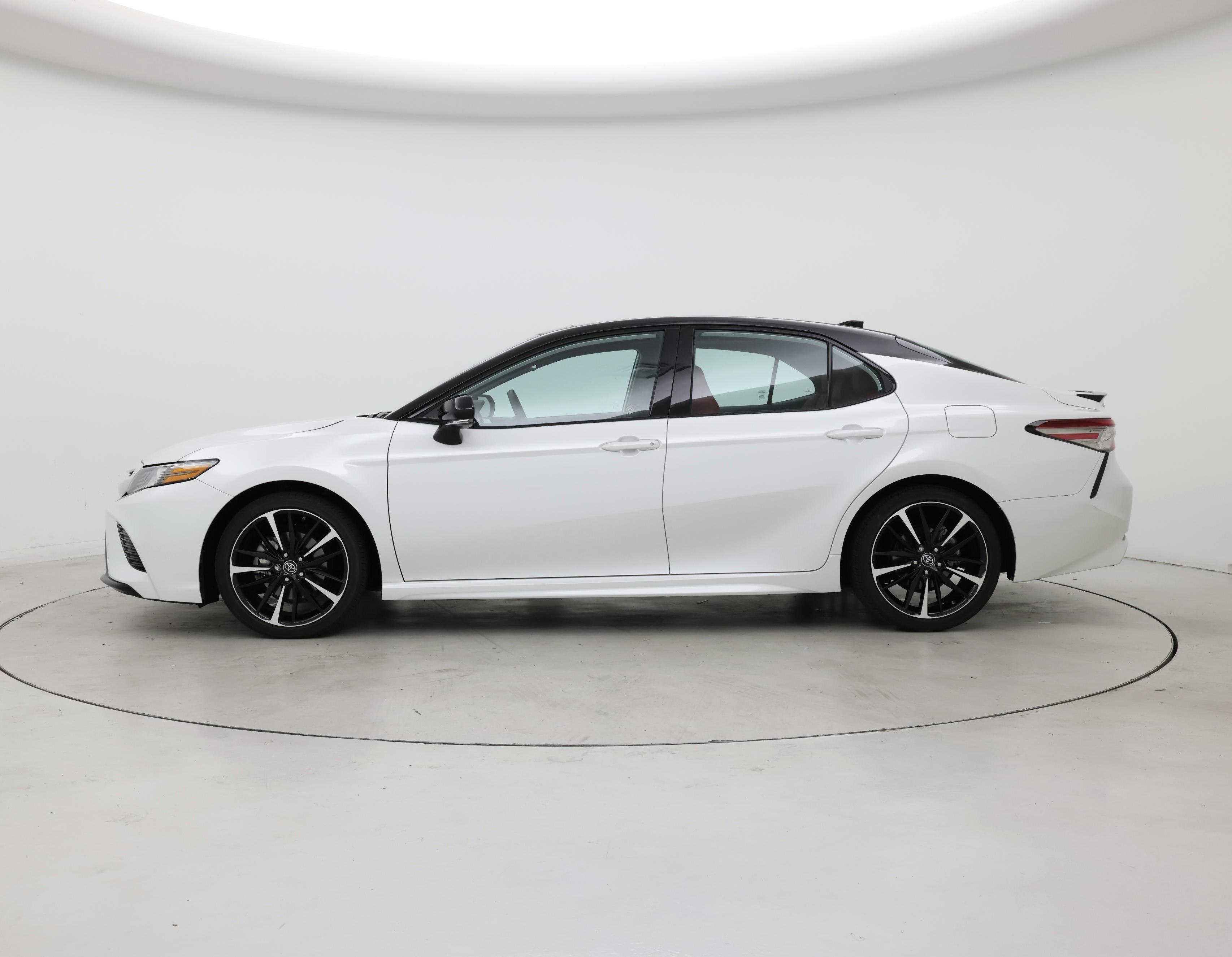 Thumbnail: 2019 Toyota Camry - 3