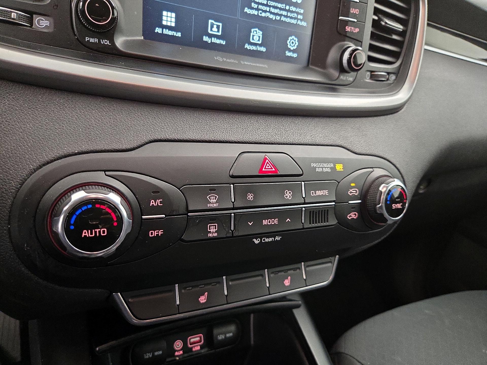 Thumbnail: 2017 Kia Sorento - 16