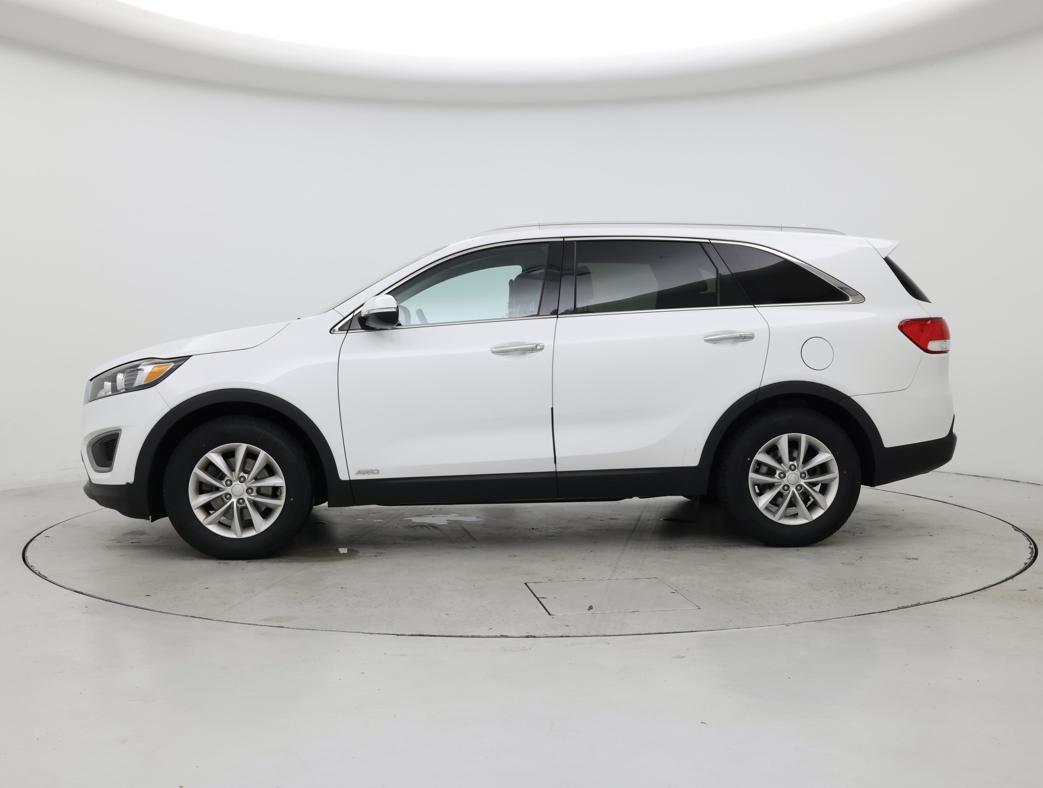 Thumbnail: 2017 Kia Sorento - 3