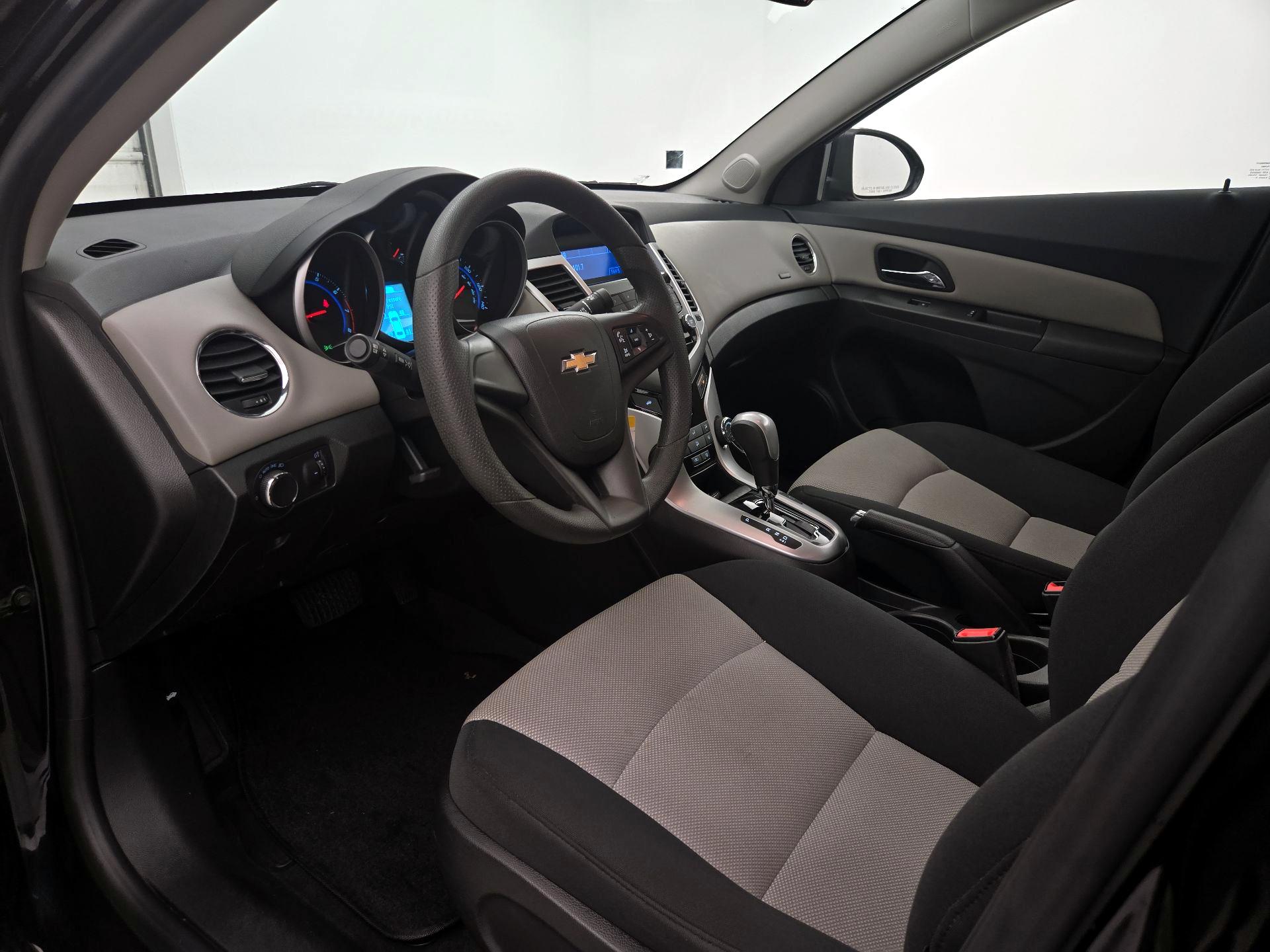 Thumbnail: 2016 Chevrolet Cruze - 11