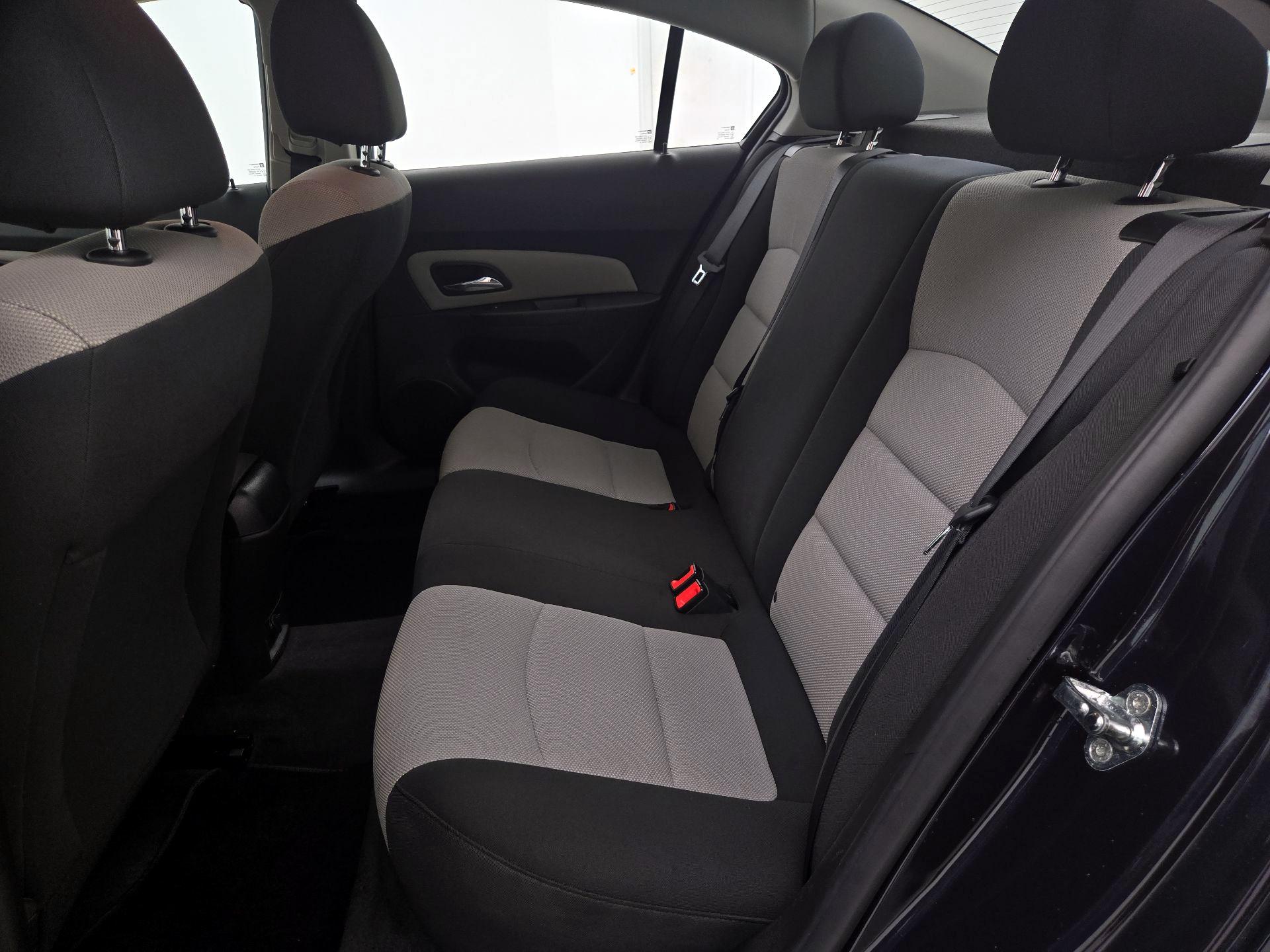 Thumbnail: 2016 Chevrolet Cruze - 18