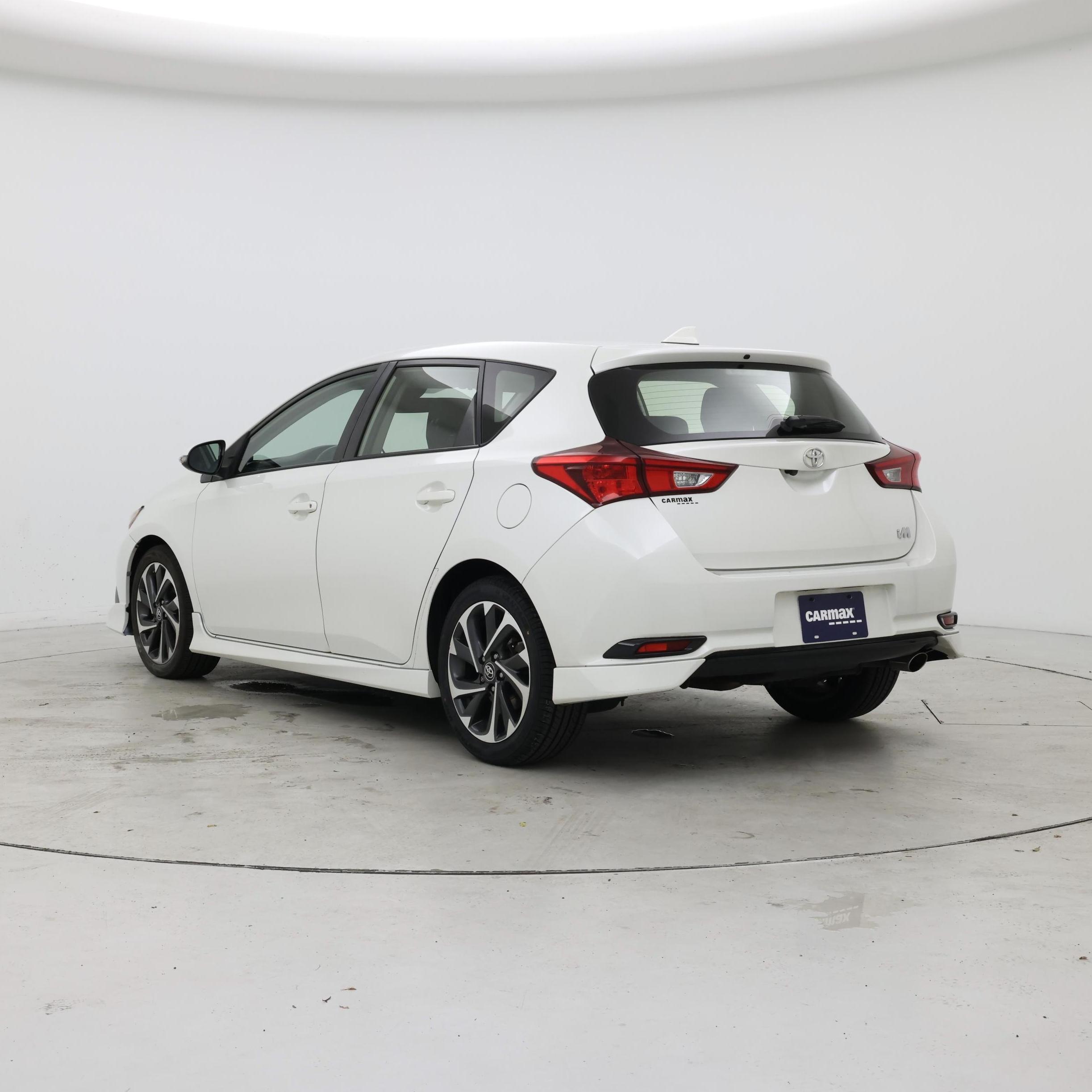 Thumbnail: 2017 Toyota Corolla iM - 2