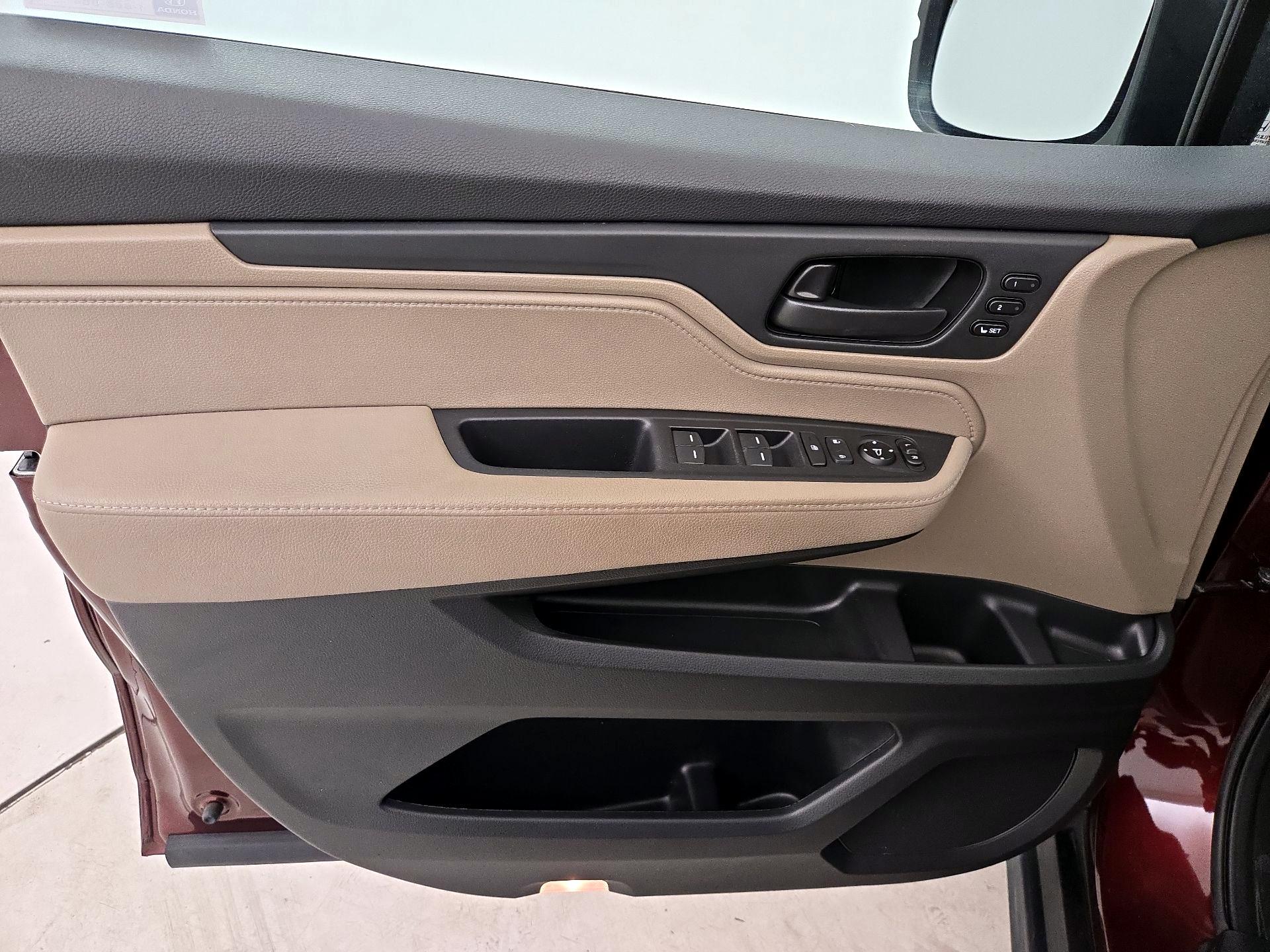Thumbnail: 2019 Honda Odyssey - 12