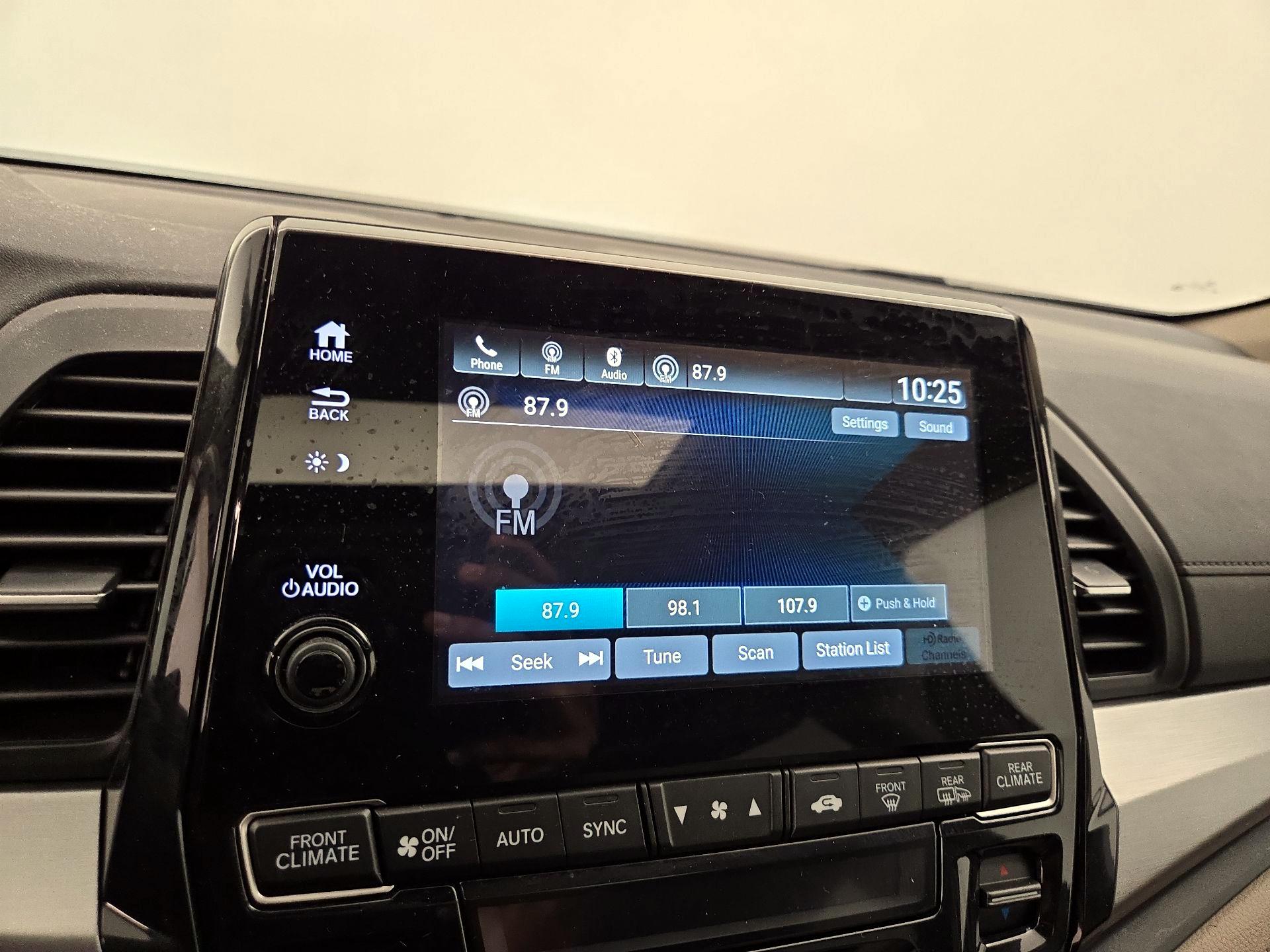 Thumbnail: 2019 Honda Odyssey - 15