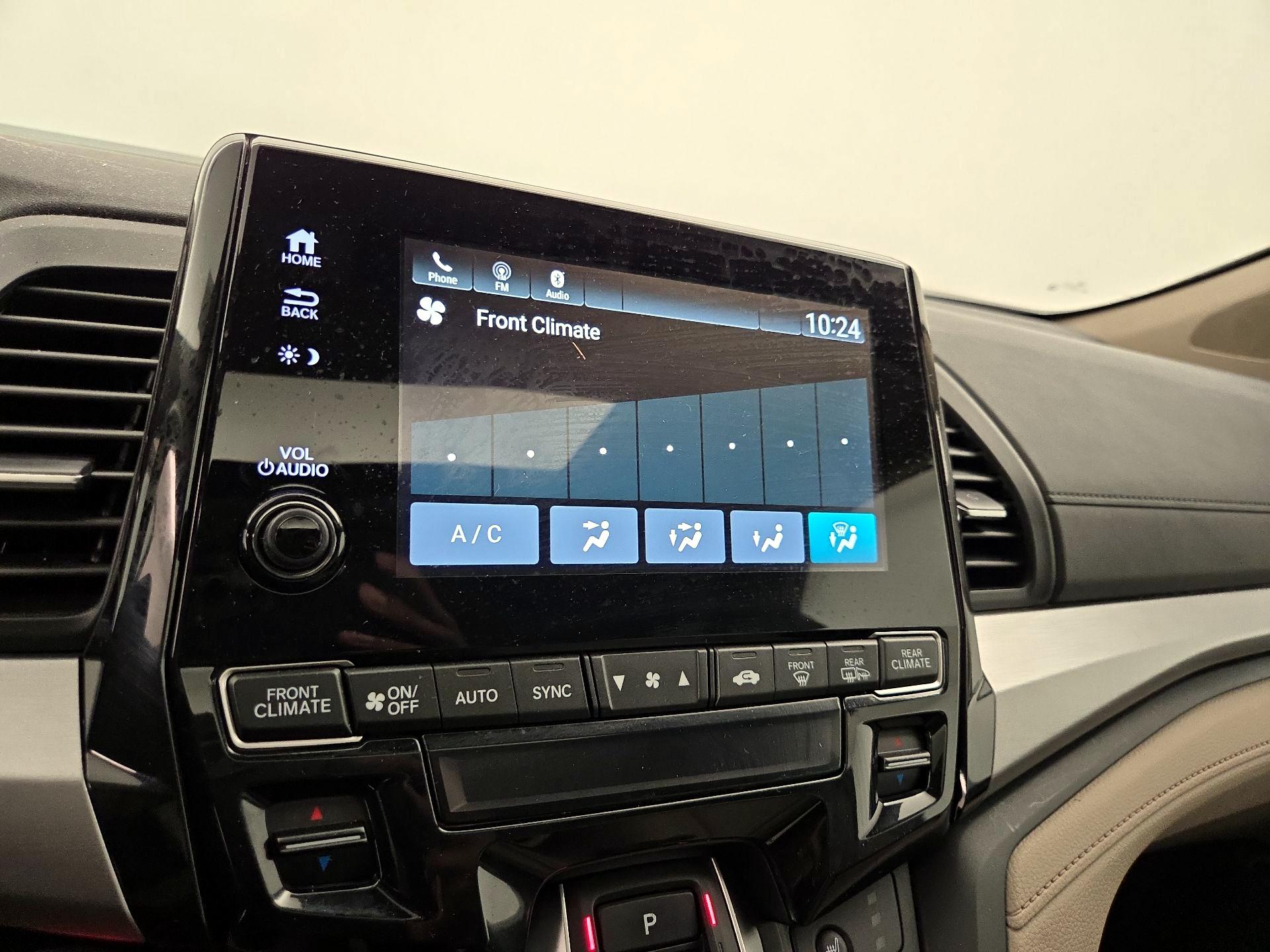 Thumbnail: 2019 Honda Odyssey - 16