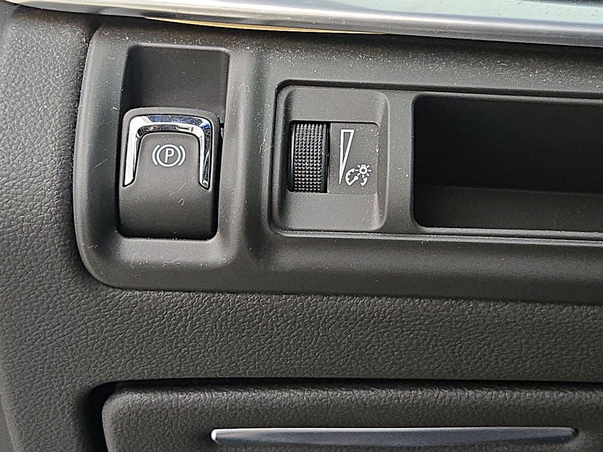Thumbnail: 2015 Cadillac XTS - 13