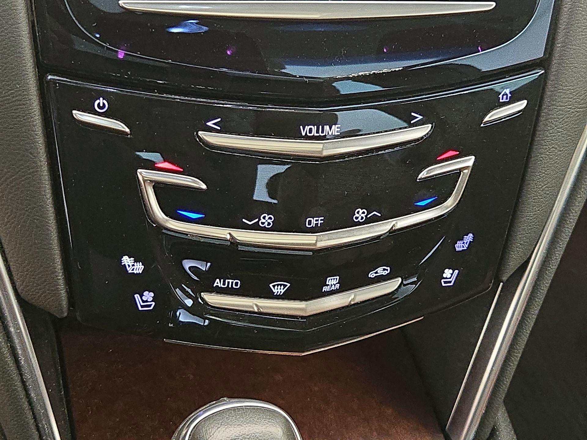 Thumbnail: 2015 Cadillac XTS - 17