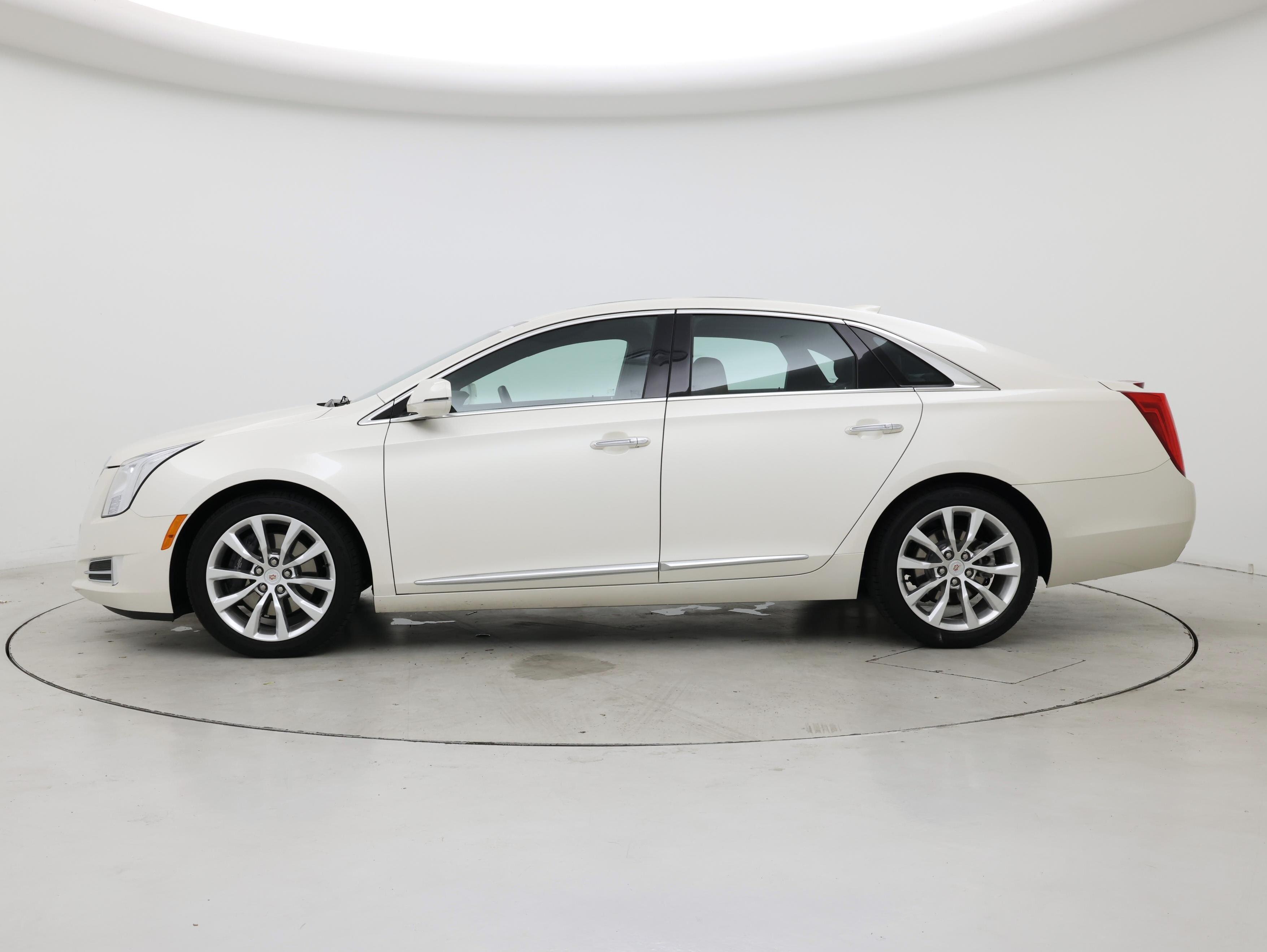 Thumbnail: 2015 Cadillac XTS - 3