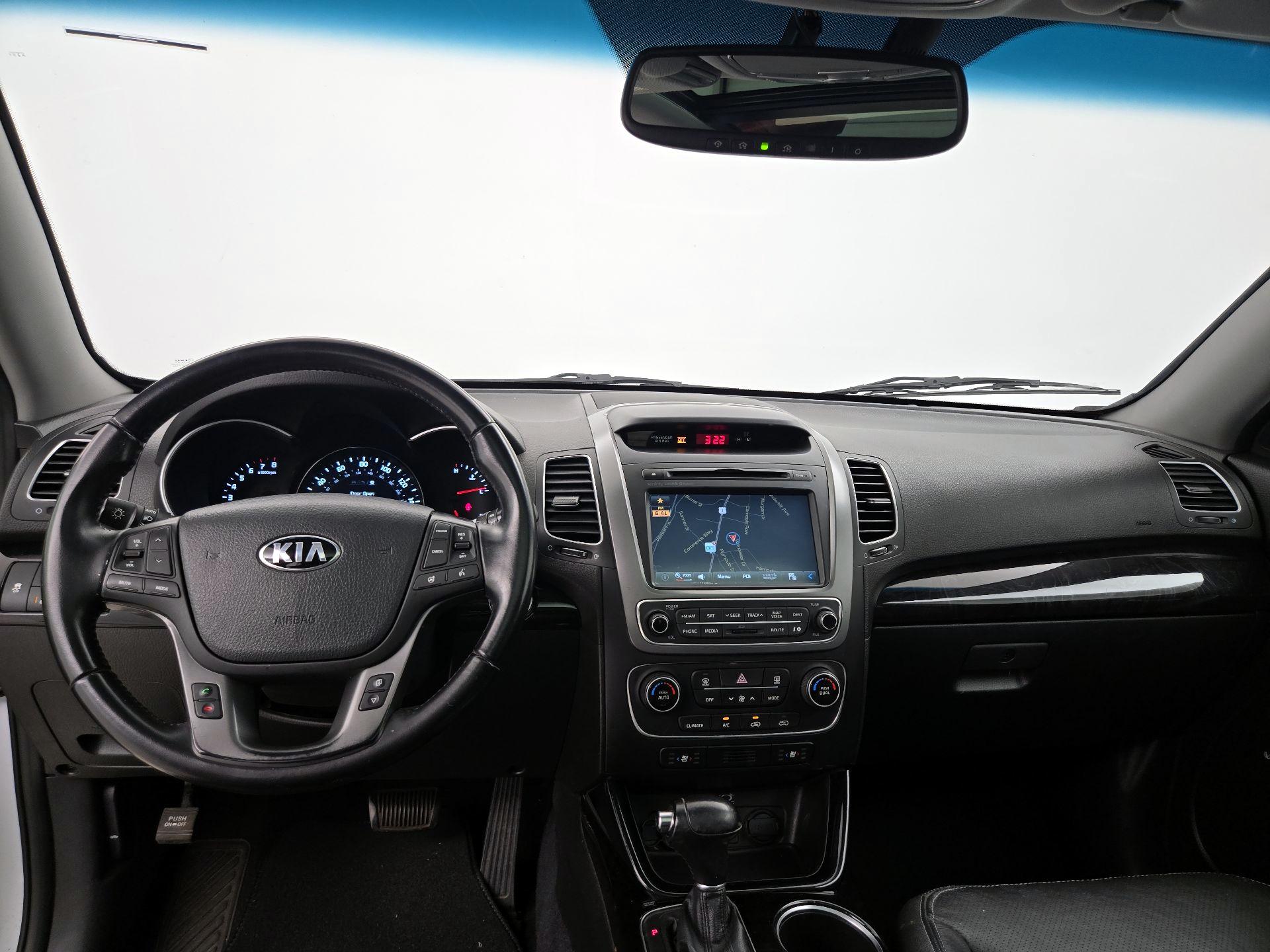 Thumbnail: 2015 Kia Sorento - 9