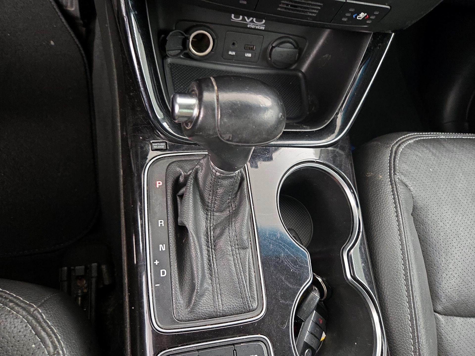 Thumbnail: 2015 Kia Sorento - 18