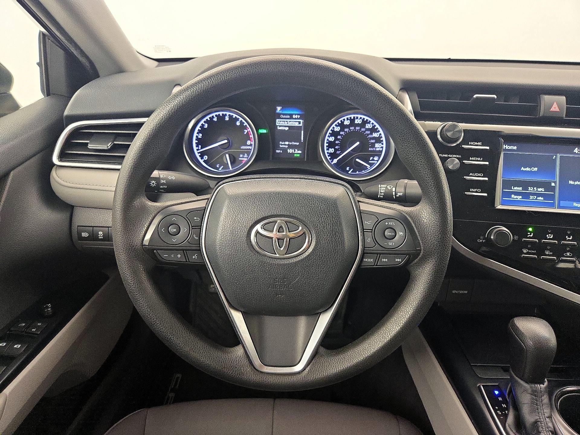 Thumbnail: 2018 Toyota Camry - 10