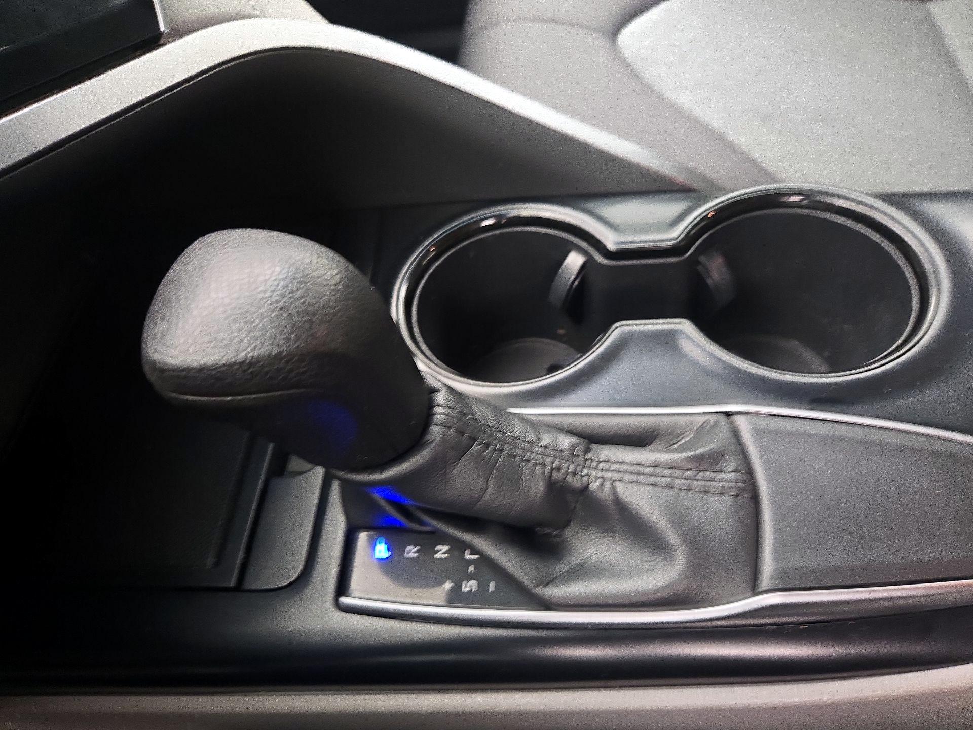 Thumbnail: 2018 Toyota Camry - 17