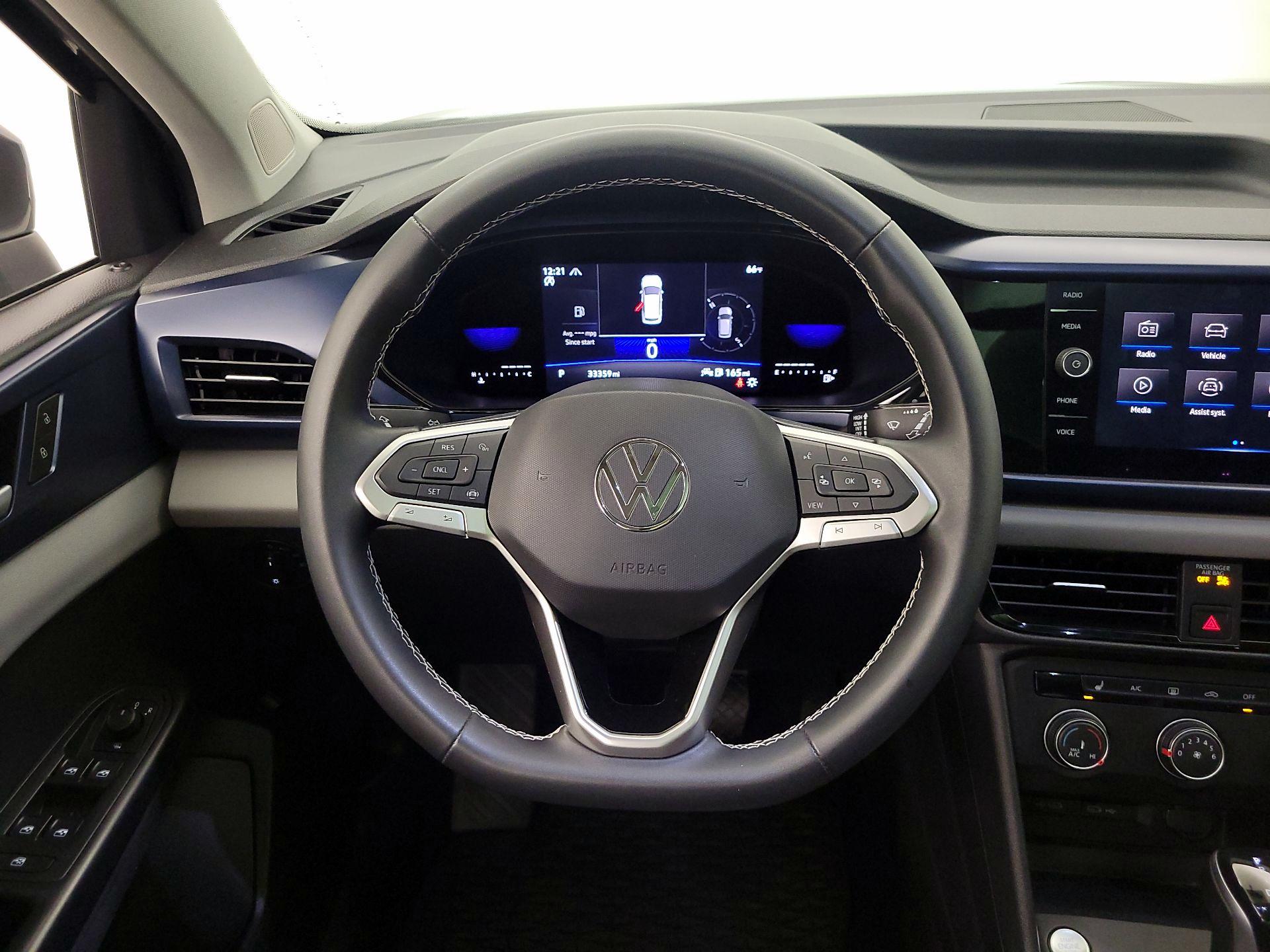 Thumbnail: 2022 Volkswagen Taos - 10