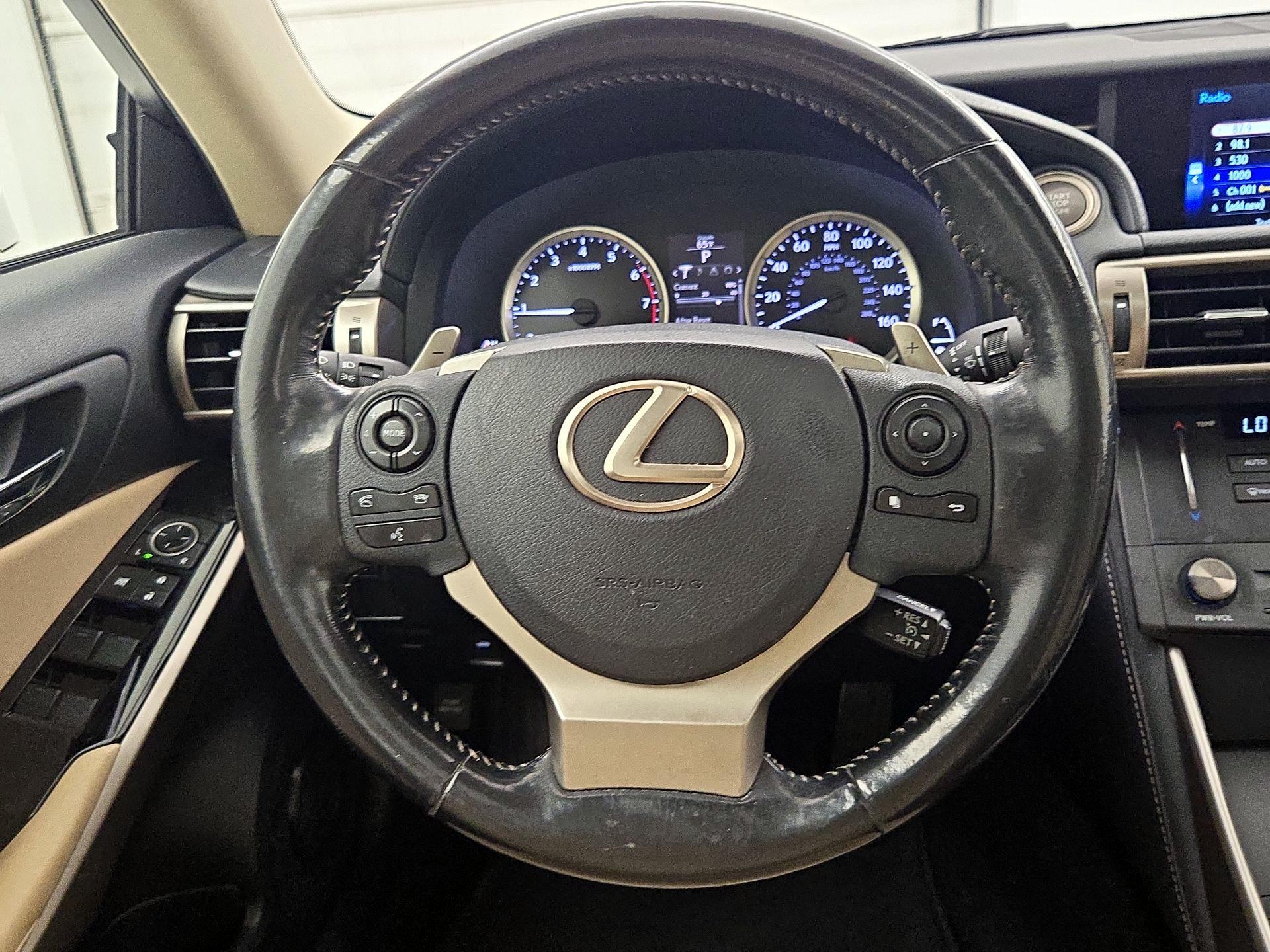 Thumbnail: 2016 Lexus IS - 10