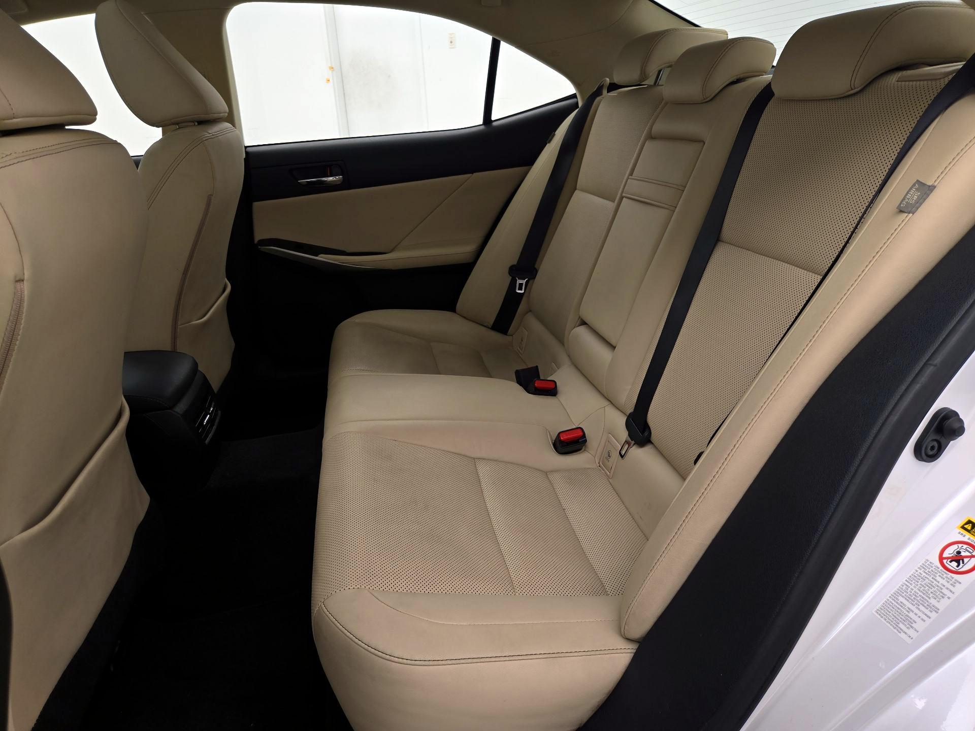 Thumbnail: 2016 Lexus IS - 20