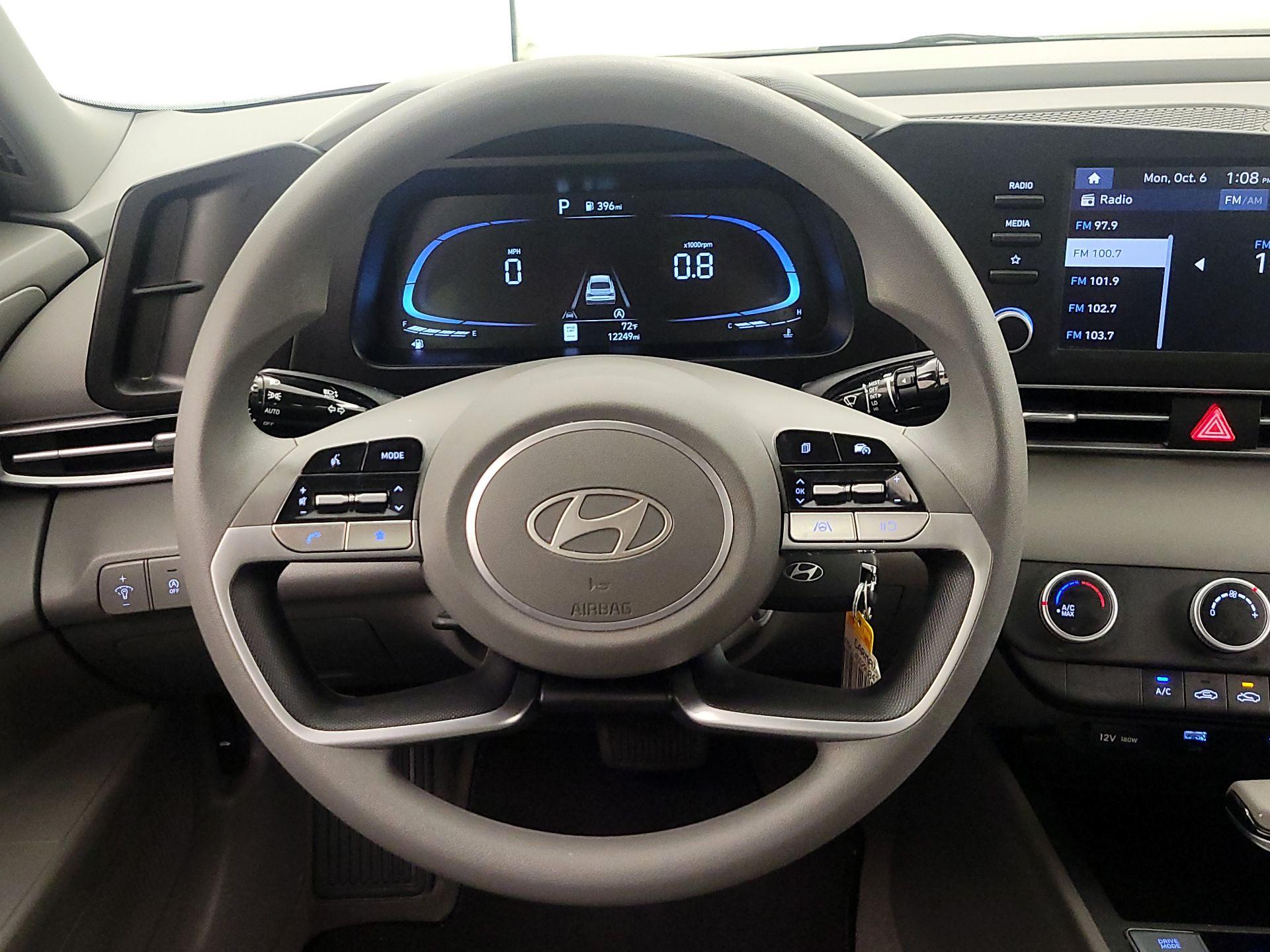 Thumbnail: 2024 Hyundai Elantra - 10
