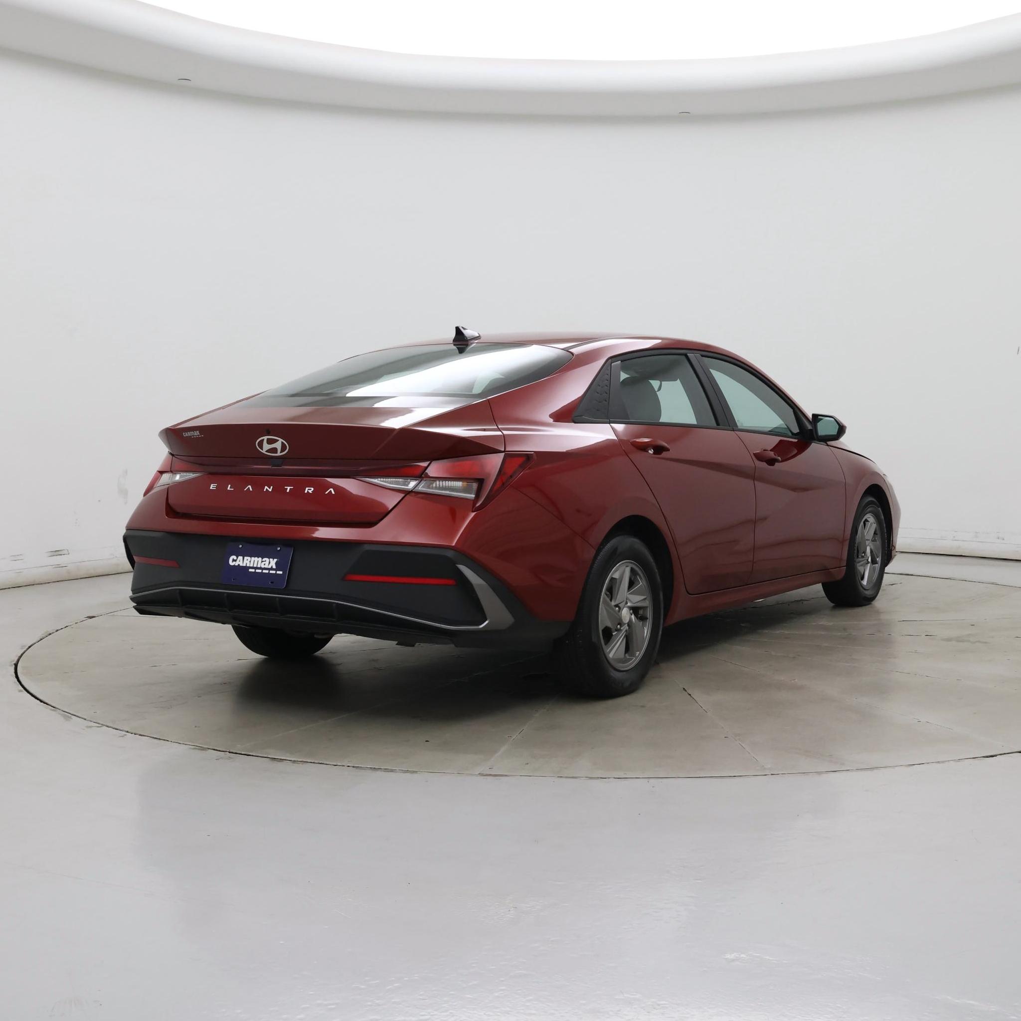 Thumbnail: 2024 Hyundai Elantra - 8
