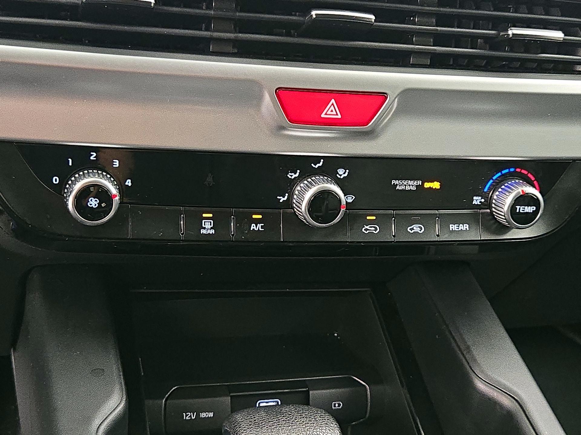 Thumbnail: 2021 Kia Telluride - 16