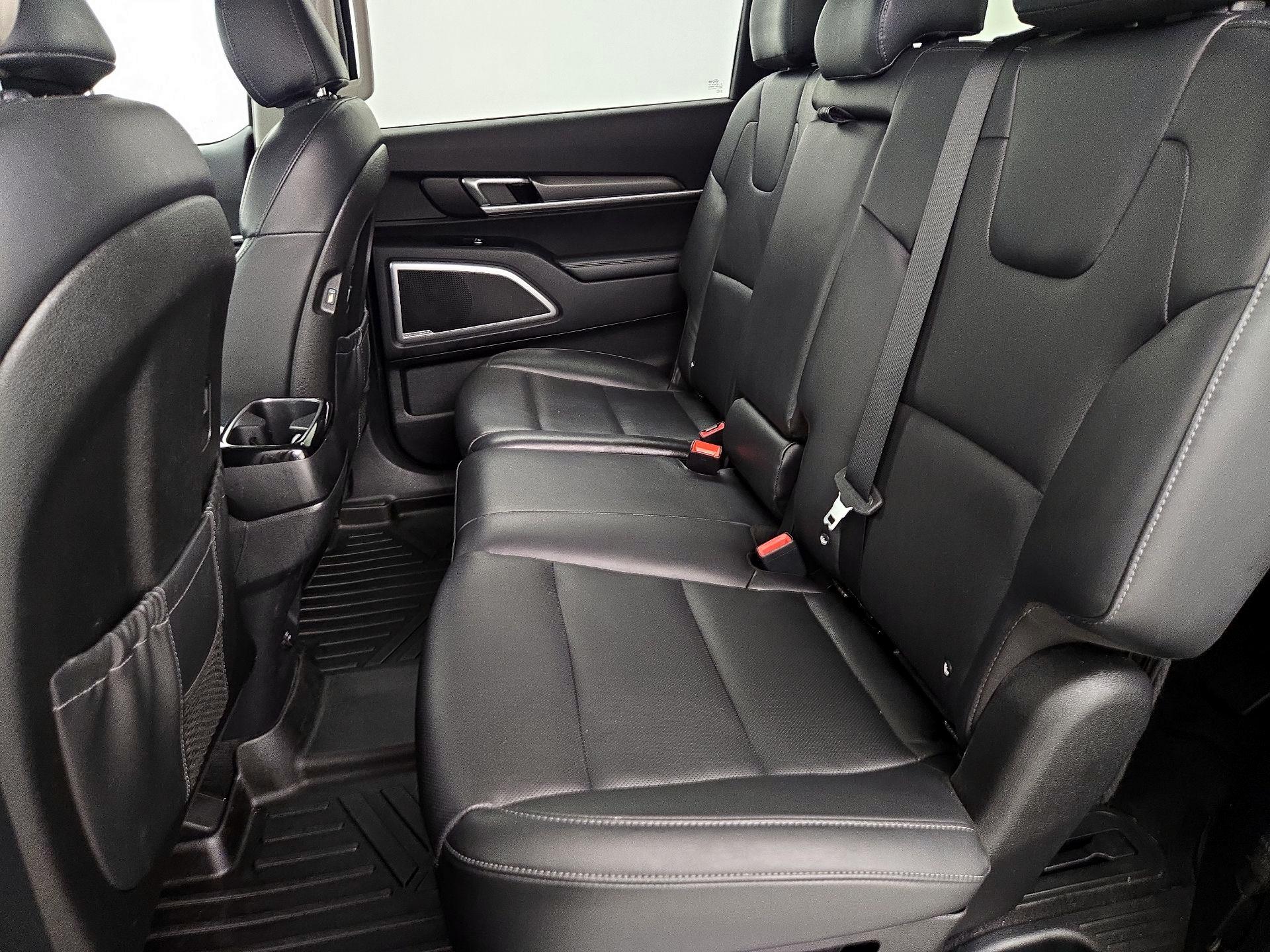 Thumbnail: 2021 Kia Telluride - 19