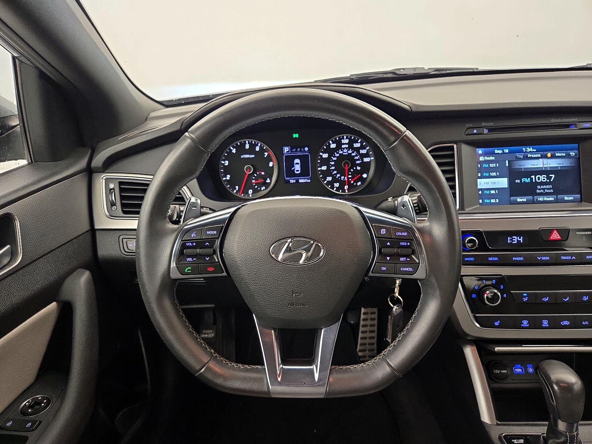 Thumbnail: 2017 Hyundai Sonata - 10