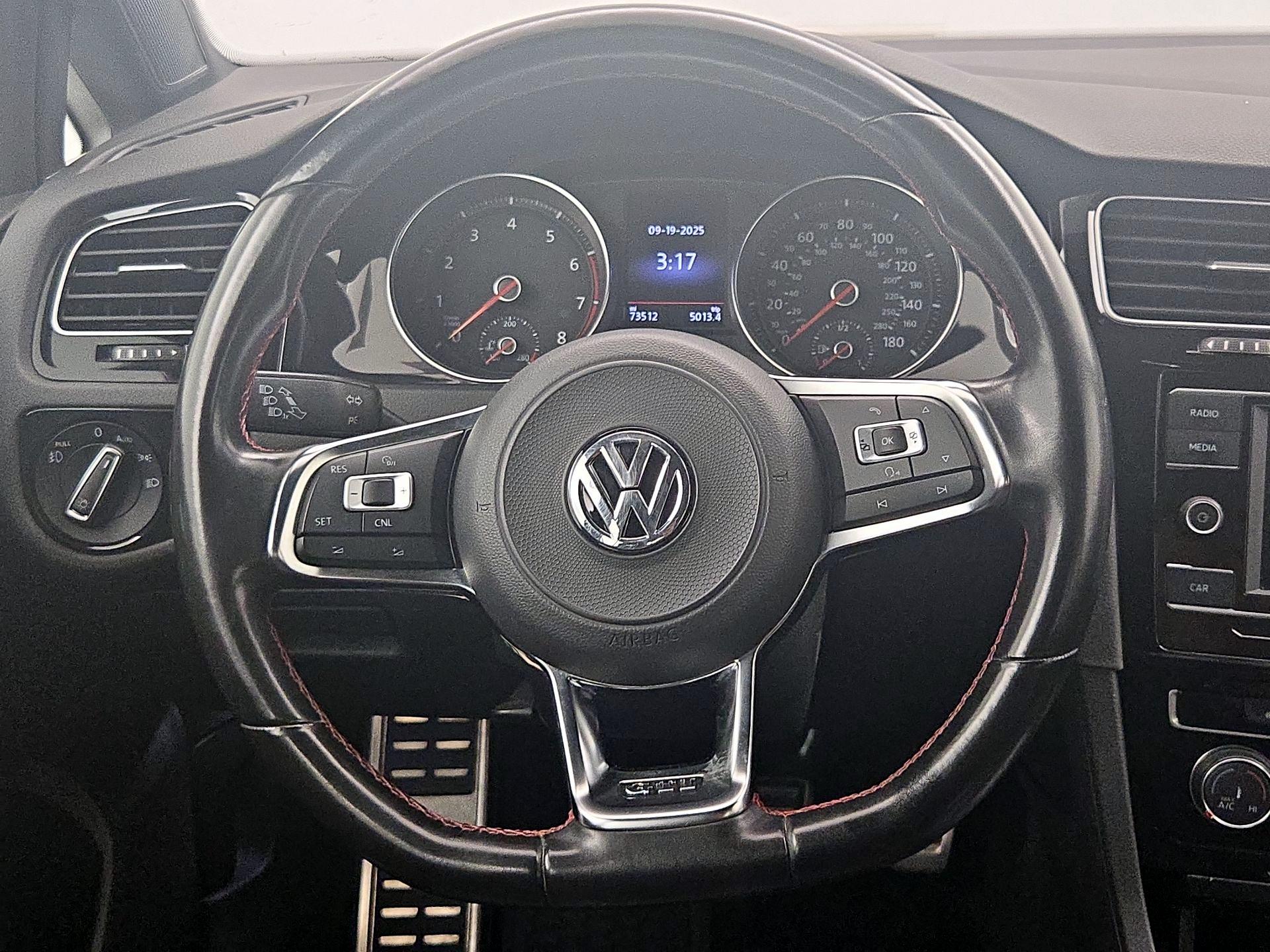 Thumbnail: 2018 Volkswagen Golf - 10