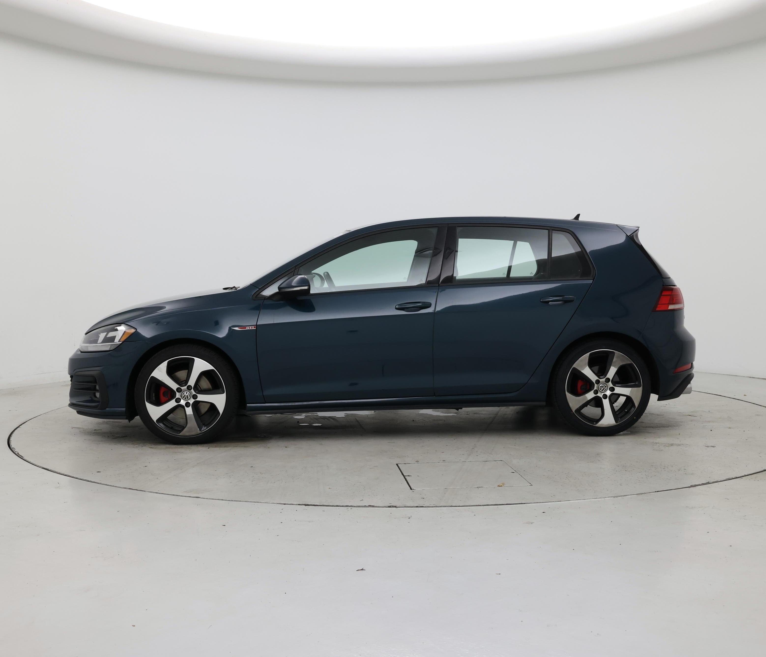 Thumbnail: 2018 Volkswagen Golf - 3