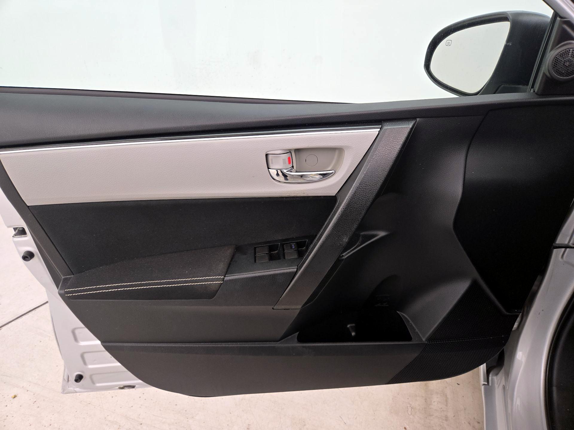 Thumbnail: 2019 Toyota Corolla - 12
