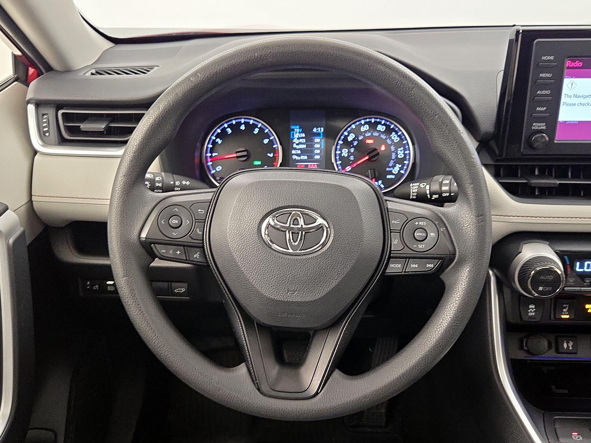 Thumbnail: 2019 Toyota RAV4 - 10
