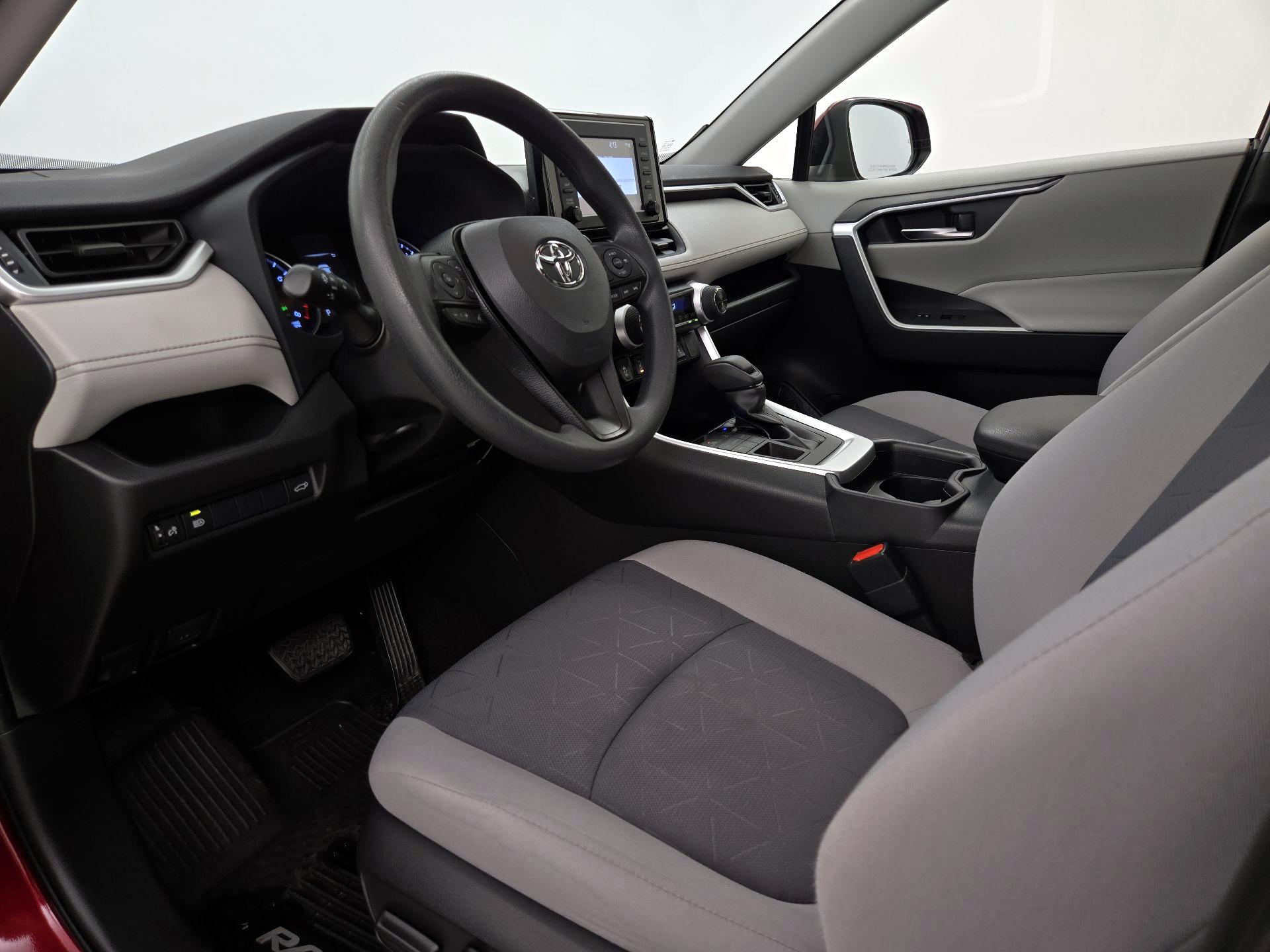 Thumbnail: 2019 Toyota RAV4 - 11