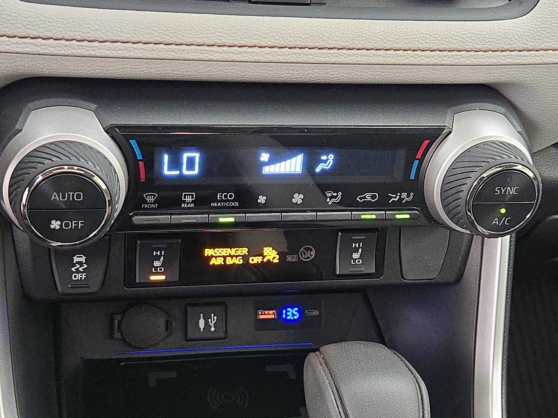Thumbnail: 2019 Toyota RAV4 - 16