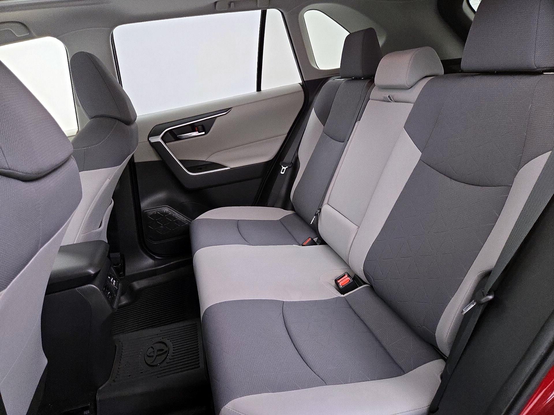 Thumbnail: 2019 Toyota RAV4 - 20