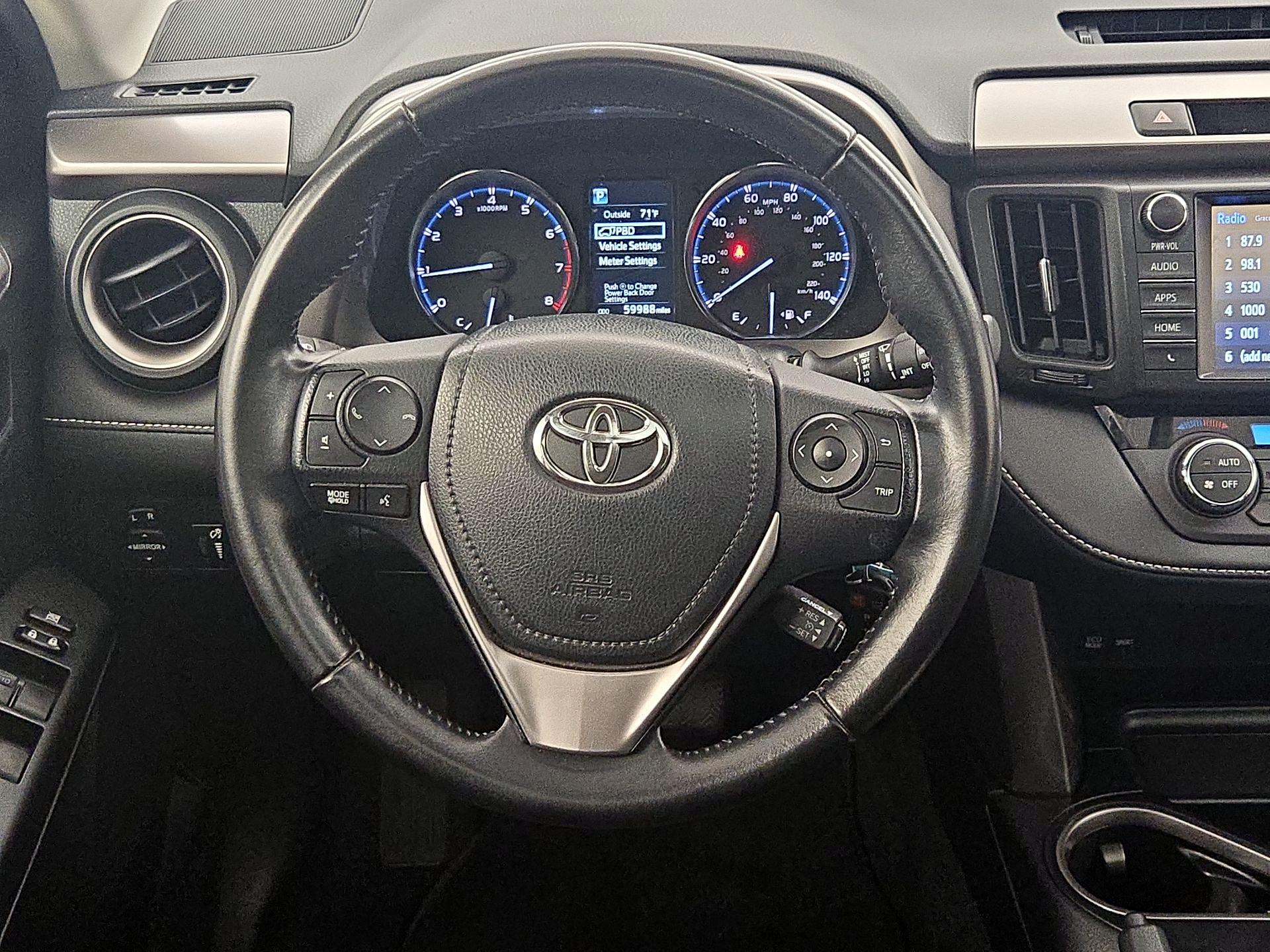 Thumbnail: 2016 Toyota RAV4 - 10