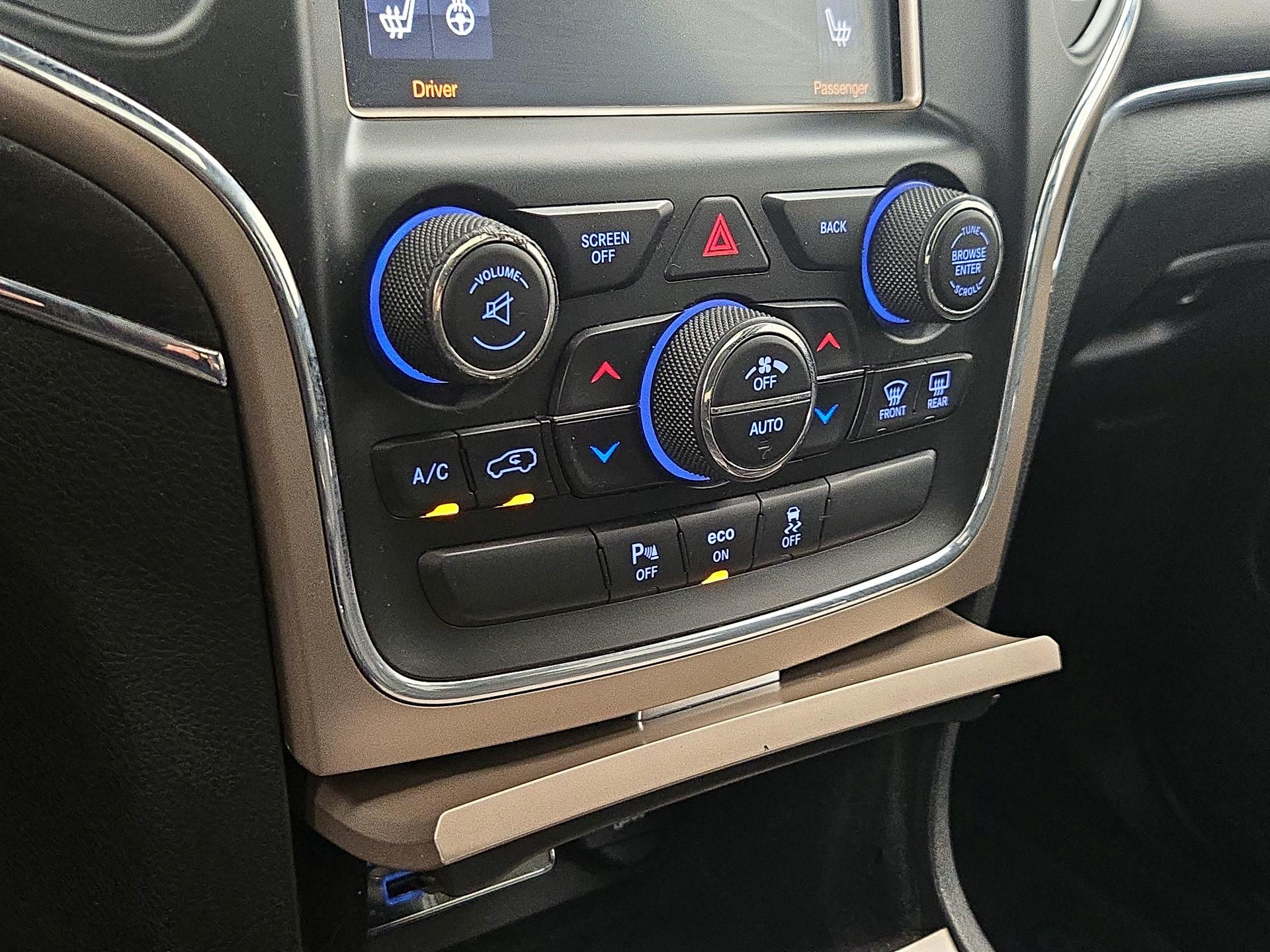 Thumbnail: 2015 Jeep Grand Cherokee - 17