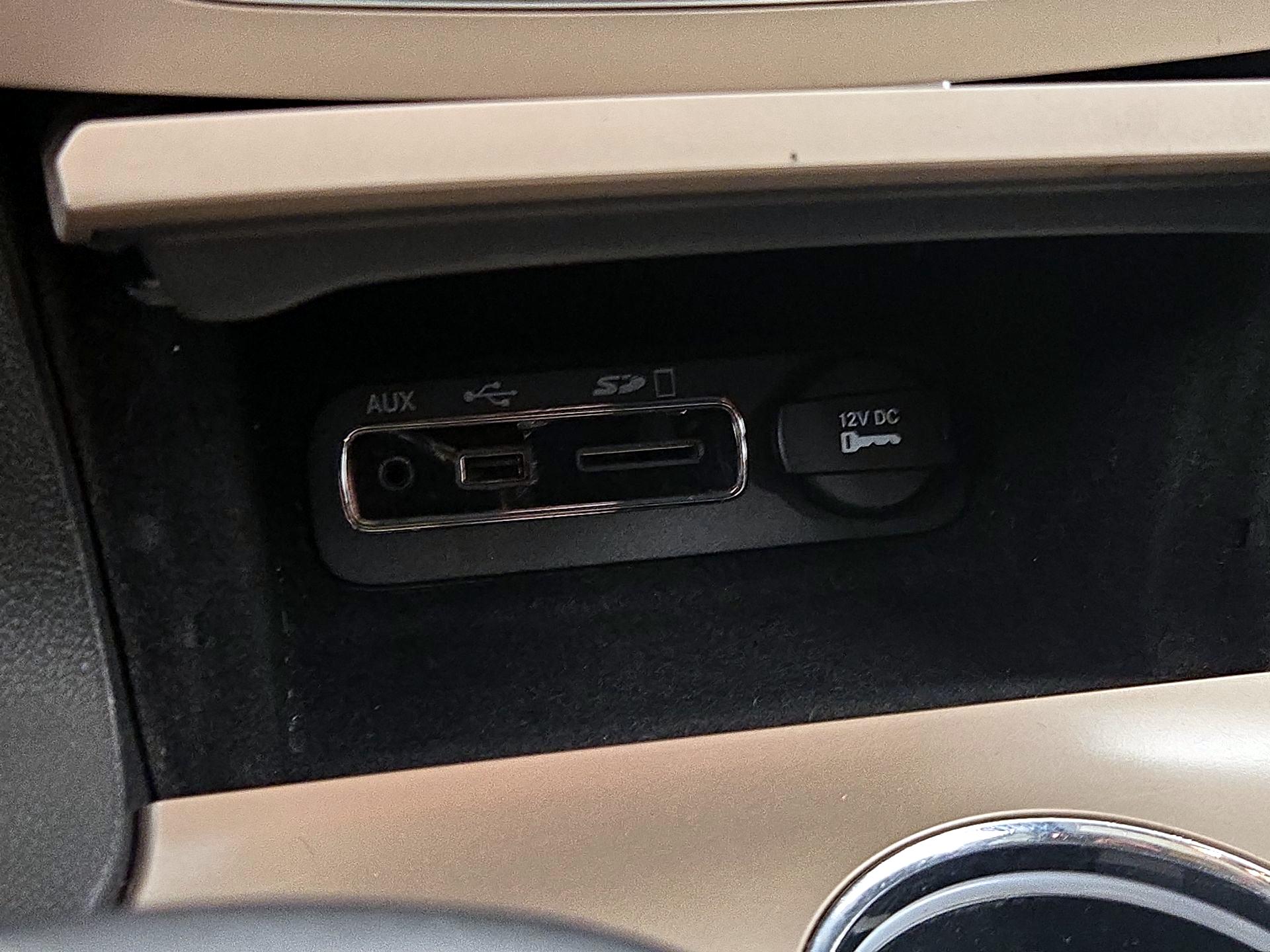 Thumbnail: 2015 Jeep Grand Cherokee - 19