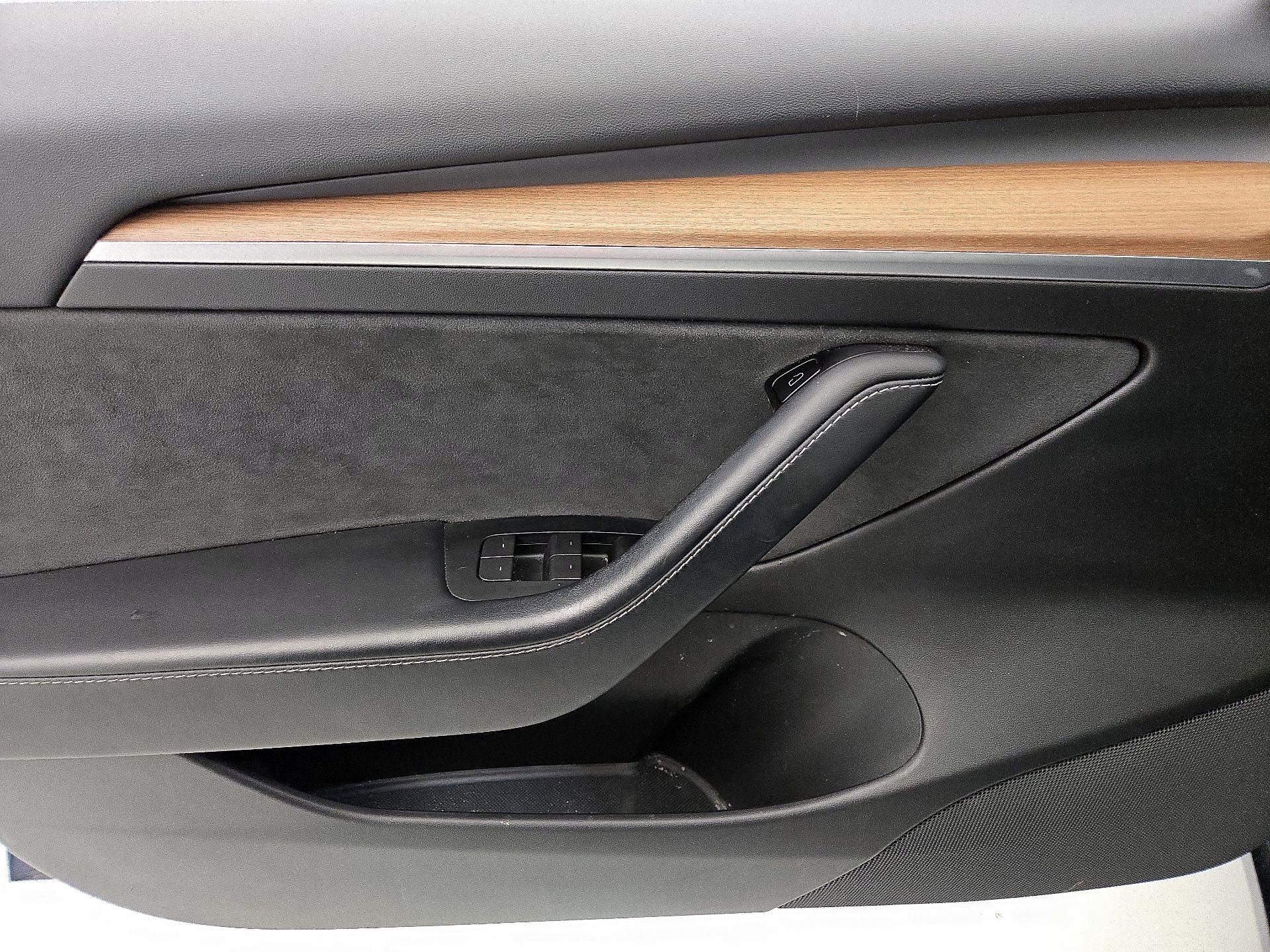 Thumbnail: 2022 Tesla Model 3 - 12