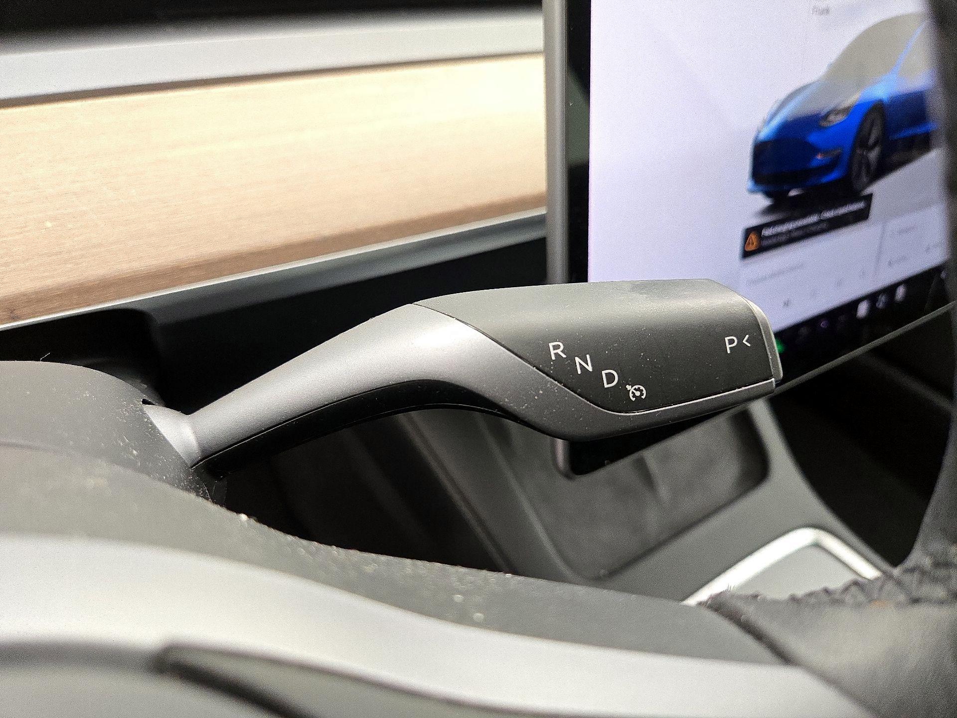 Thumbnail: 2022 Tesla Model 3 - 17