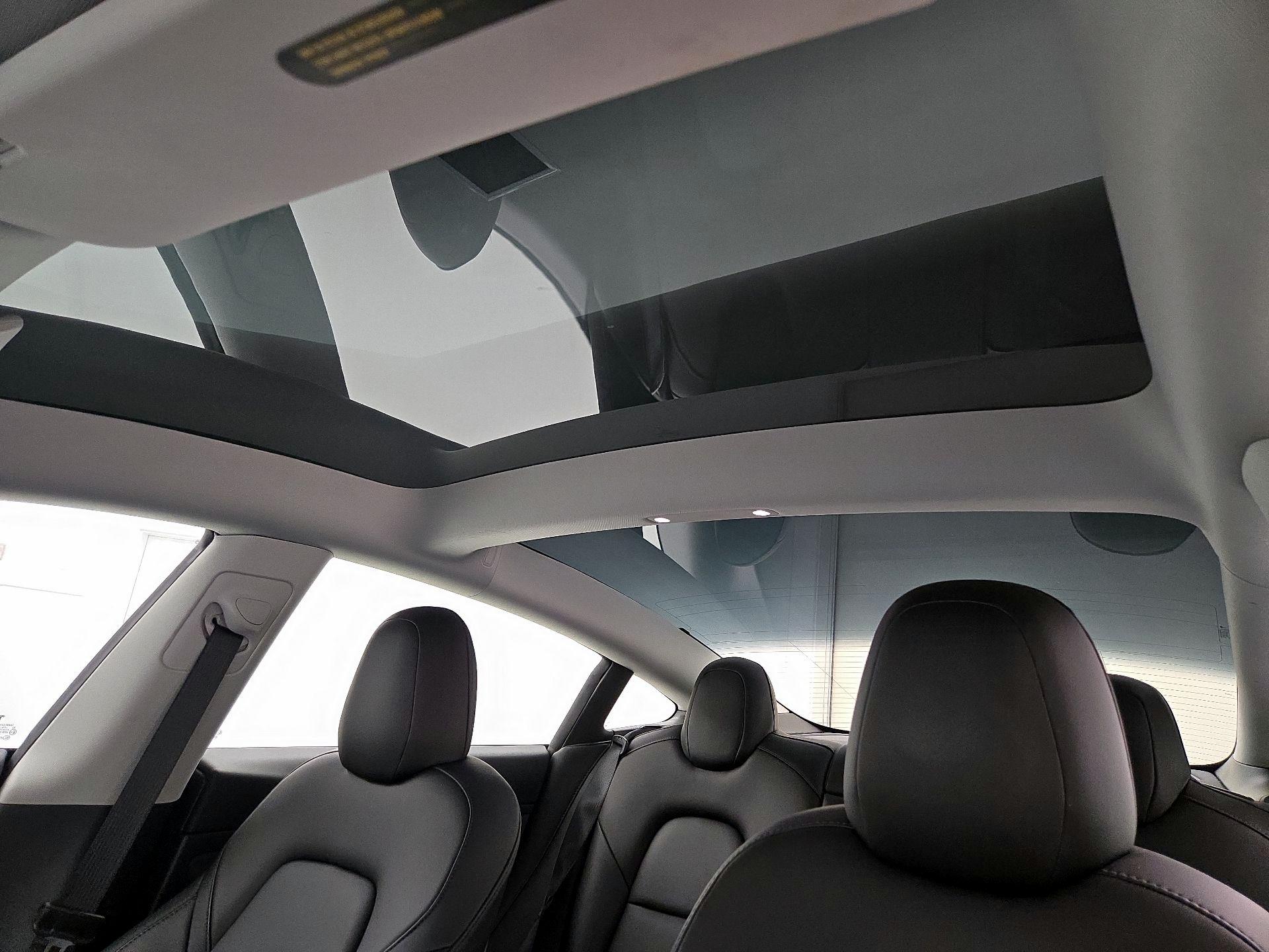 Thumbnail: 2022 Tesla Model 3 - 19