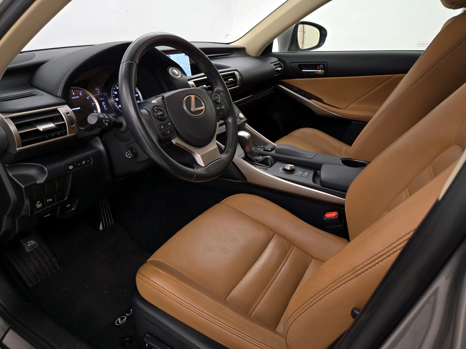 Thumbnail: 2016 Lexus IS - 11